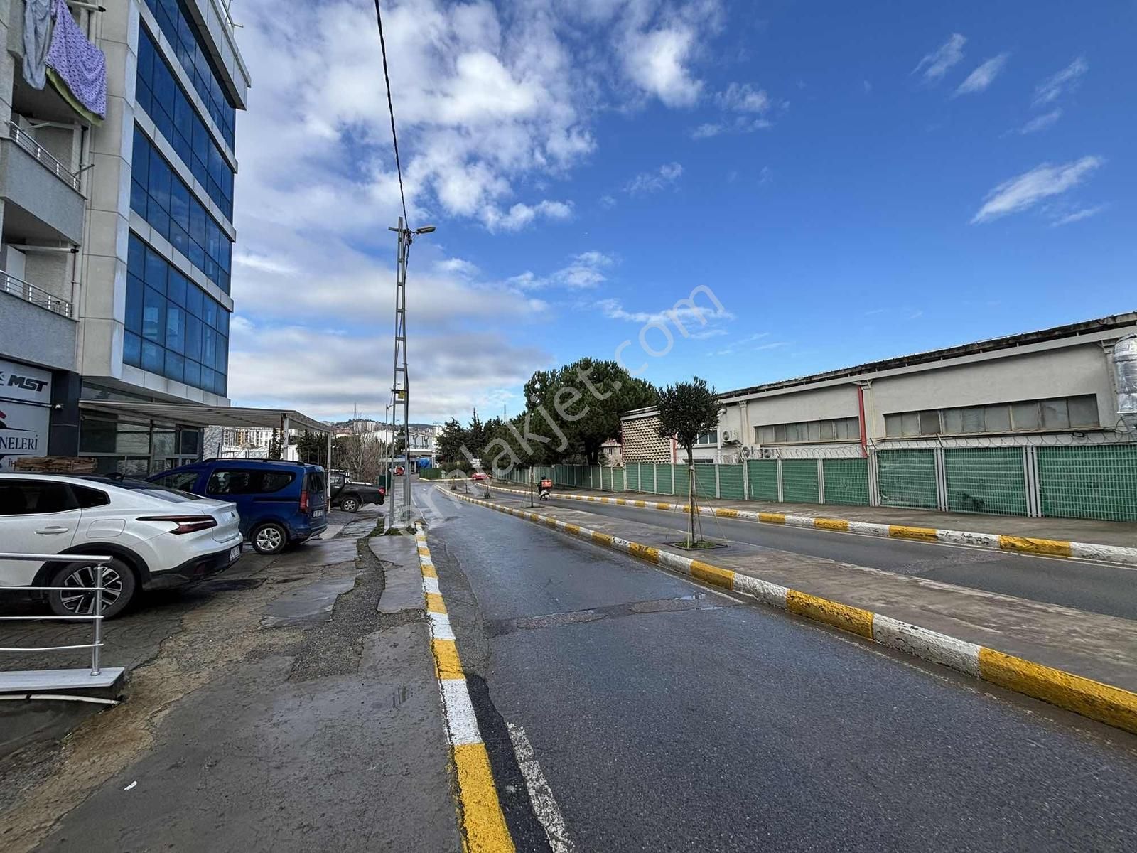 Mak Gayrimenkul'den Belediyenin Yanında 150 M2 Kiralık Dükkan - Görsel 4