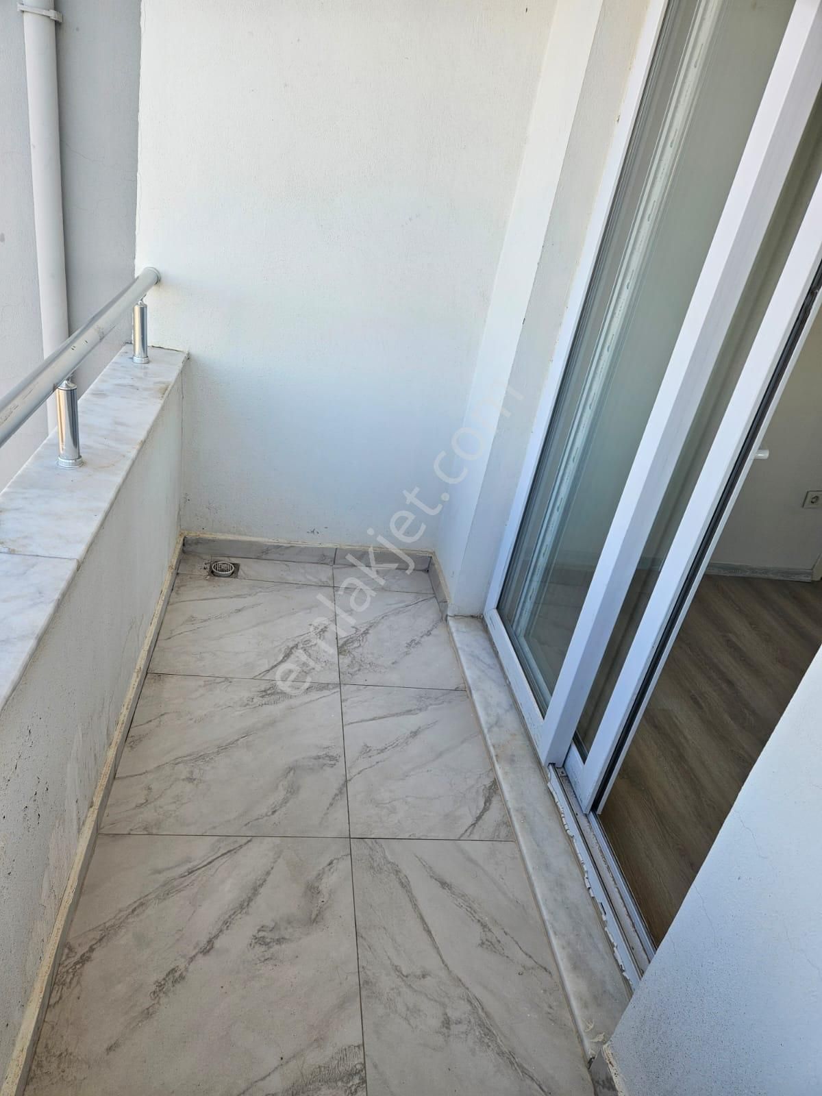 Adana Sarıçam Boynuyoğunda 3+1 Kiralık Doğalgazlı Kombili Bulvar Üzerinde Kiralık Fırsat Daire - Görsel 8