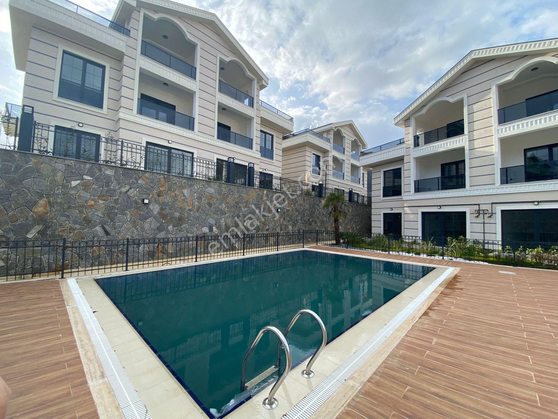 Gümüştepe'de Muhteşem Manzaralı 5+1 Triplex Villa - Görsel 34