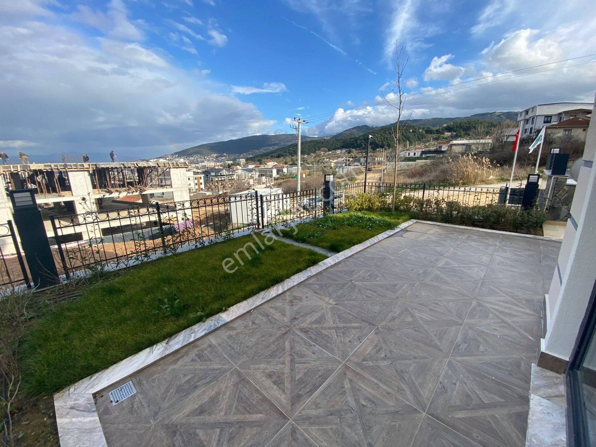 Gümüştepe'de Muhteşem Manzaralı 5+1 Triplex Villa - Görsel 33