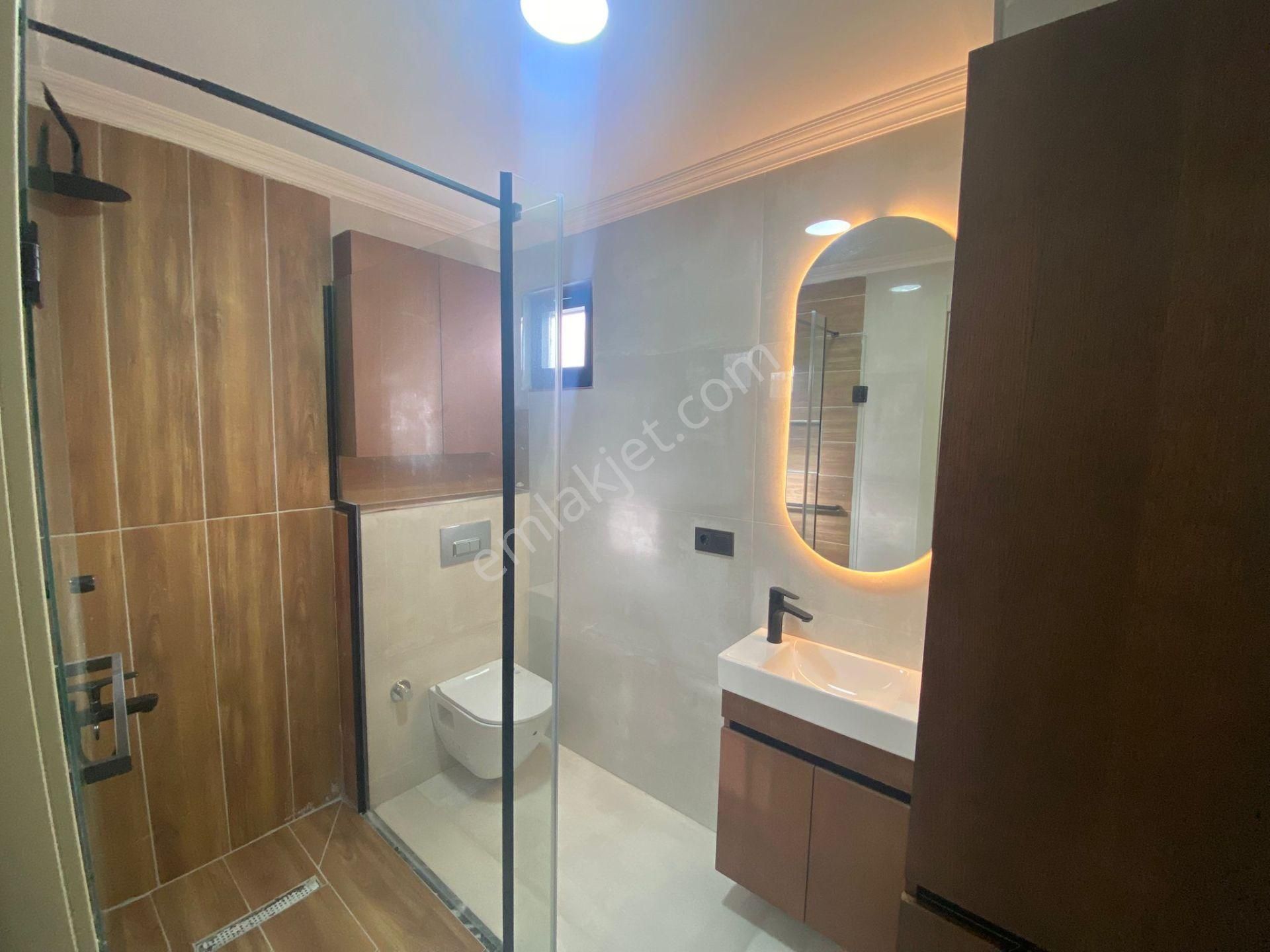 Gümüştepe'de Muhteşem Manzaralı 5+1 Triplex Villa - Görsel 23