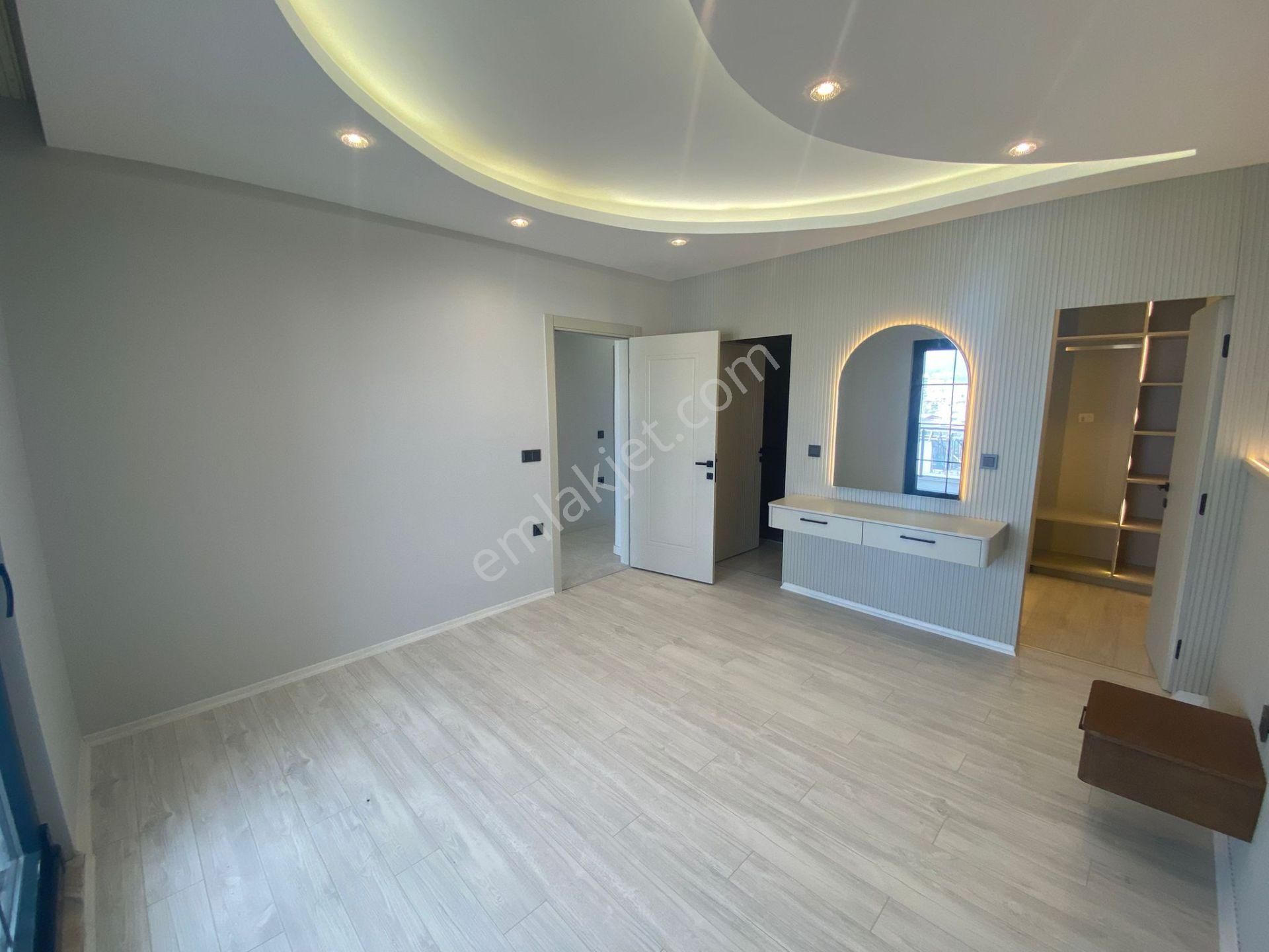 Gümüştepe'de Muhteşem Manzaralı 5+1 Triplex Villa - Görsel 17