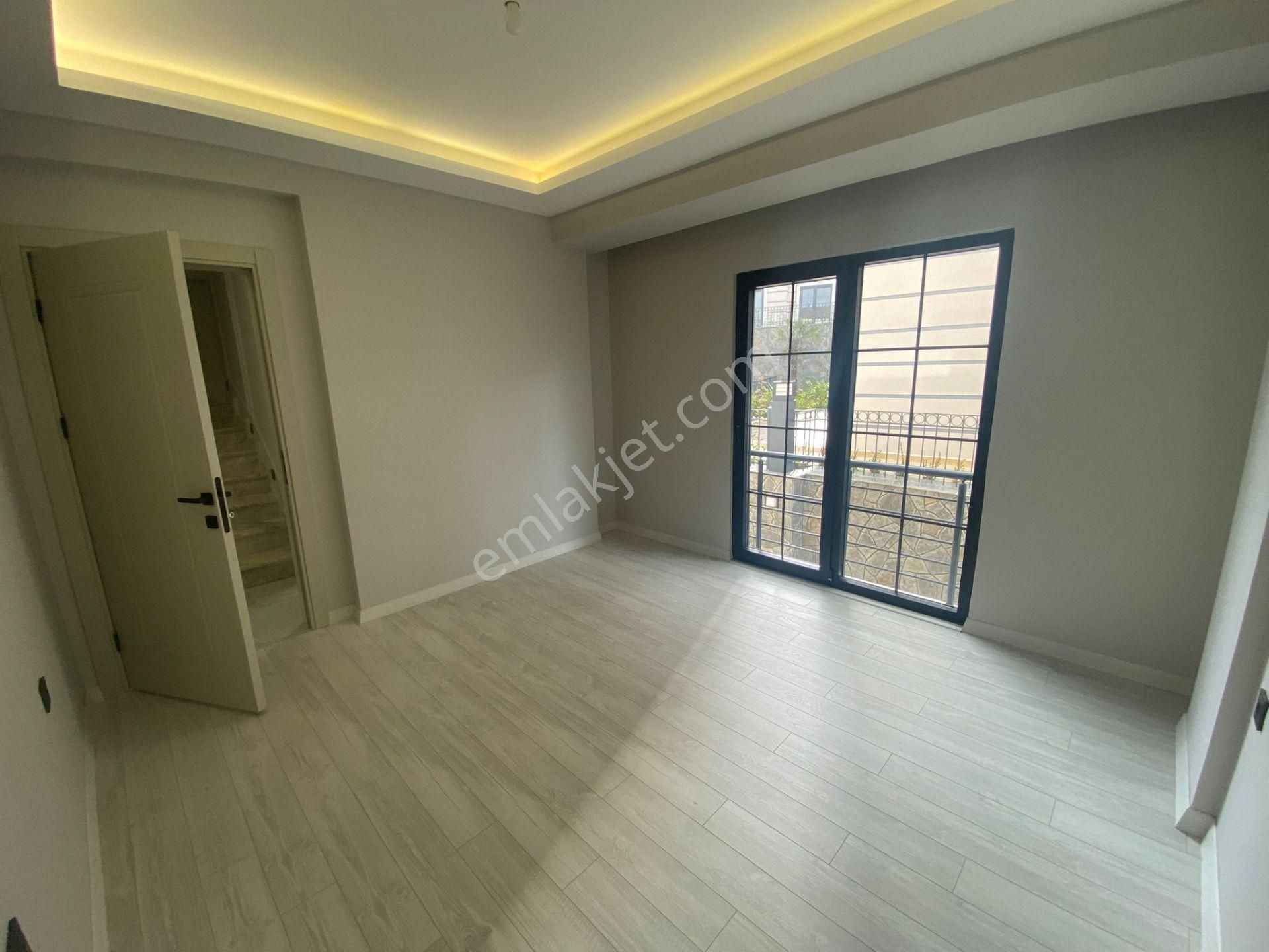 Gümüştepe'de Muhteşem Manzaralı 5+1 Triplex Villa - Görsel 19