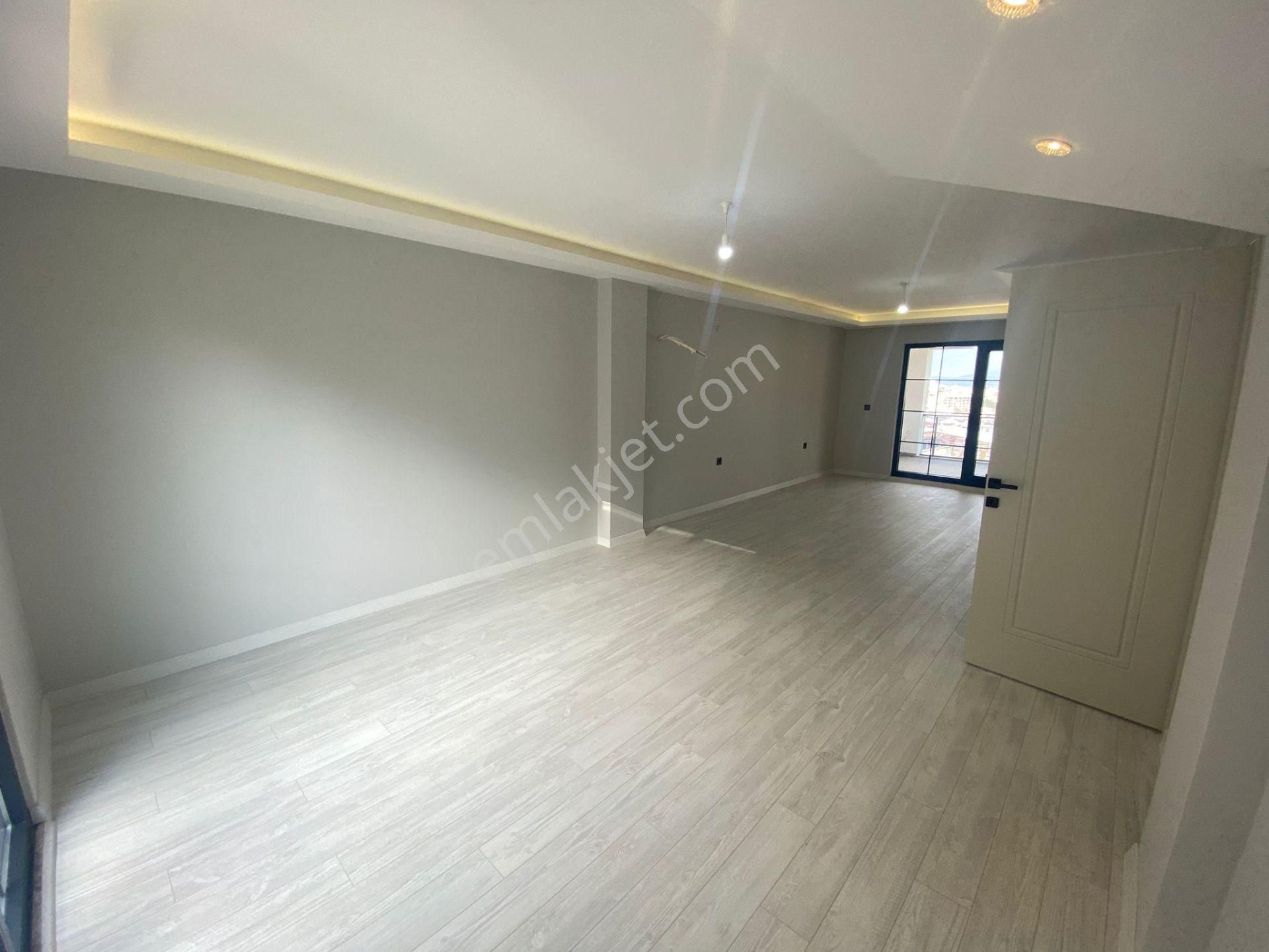 Gümüştepe'de Muhteşem Manzaralı 5+1 Triplex Villa - Görsel 9