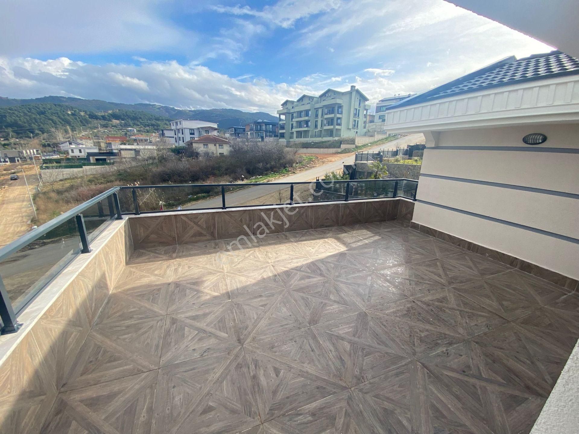 Gümüştepe'de Muhteşem Manzaralı 5+1 Triplex Villa - Görsel 12