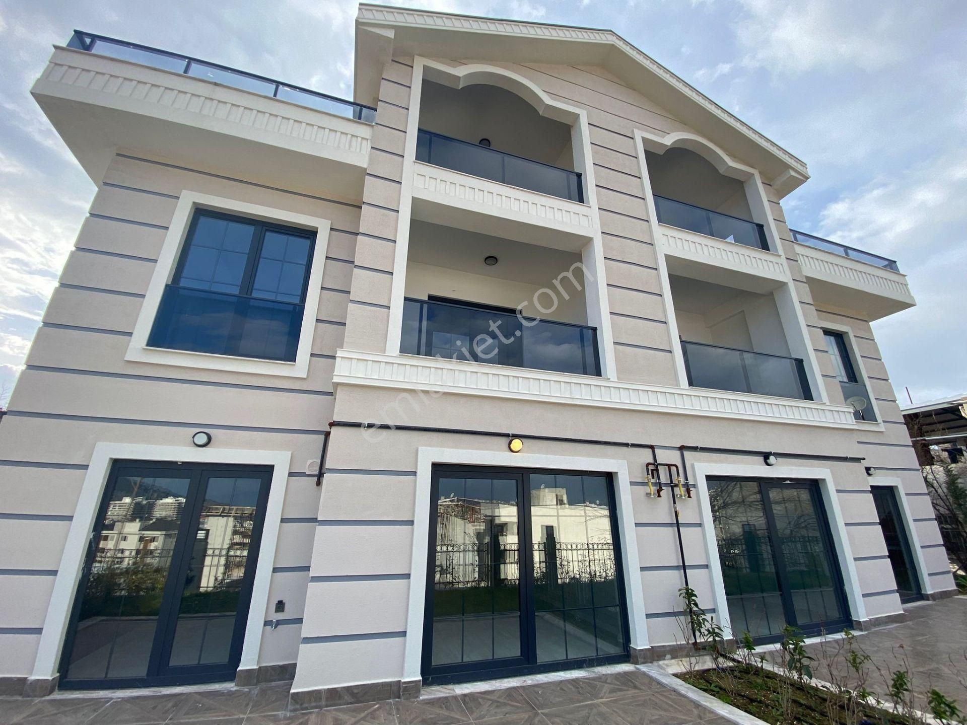 Gümüştepe'de Muhteşem Manzaralı 5+1 Triplex Villa - Görsel 5