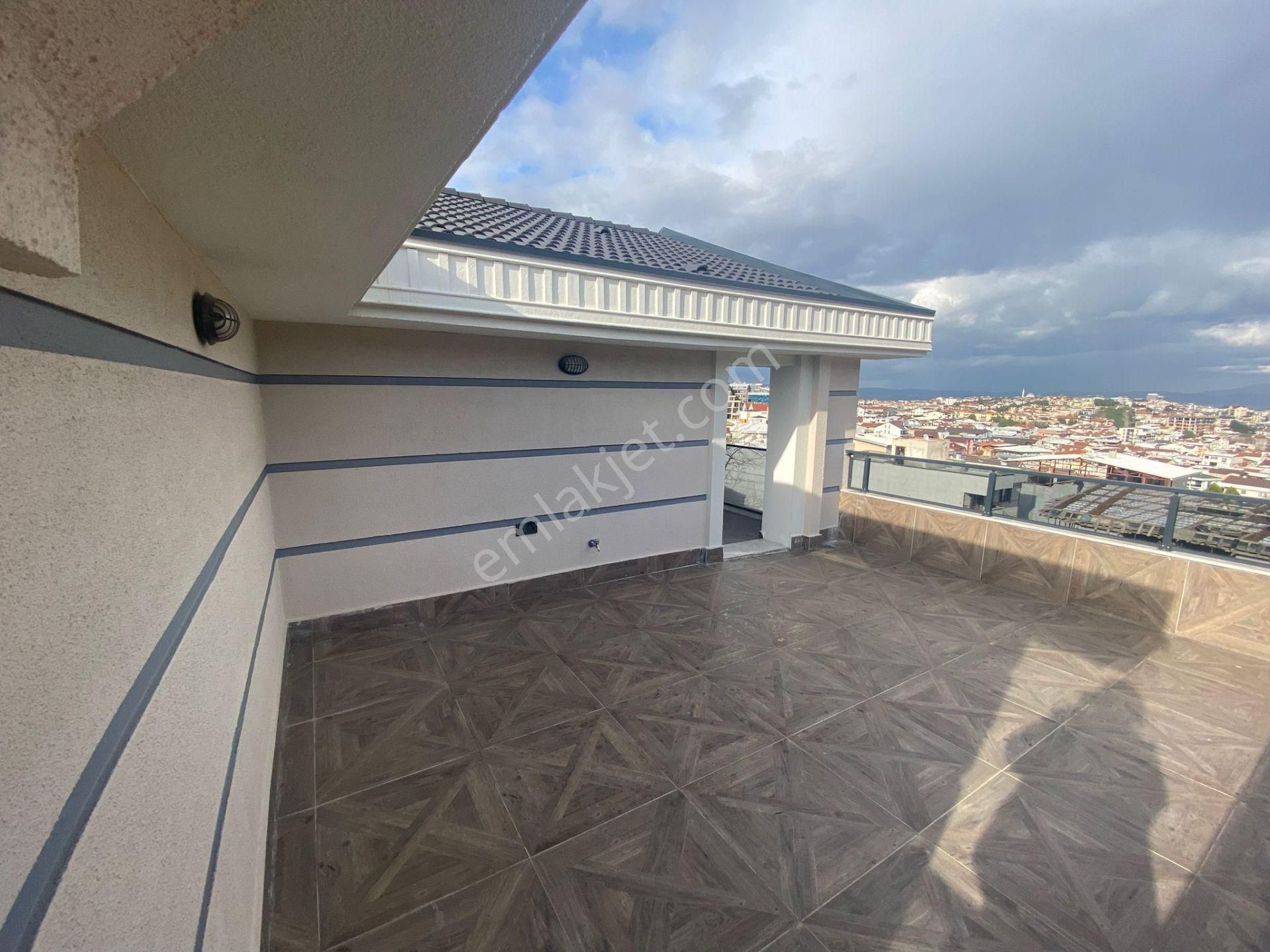 Gümüştepe'de Muhteşem Manzaralı 5+1 Triplex Villa - Görsel 11