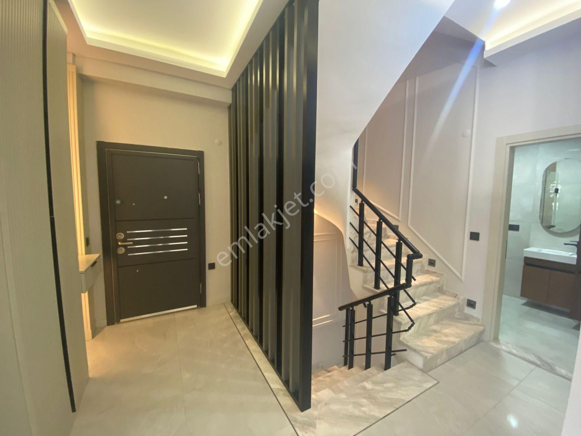 Gümüştepe'de Muhteşem Manzaralı 5+1 Triplex Villa - Görsel 27