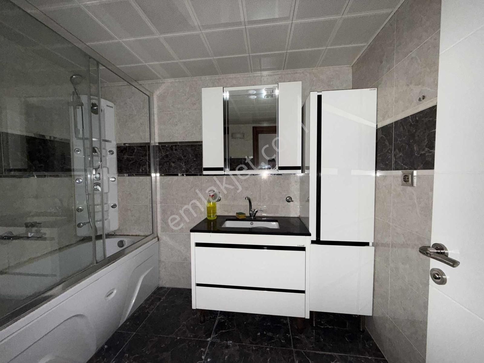 Remax Pin'den Girne Mh Lefkoşe Bulvarında 3+1 Kombili Daire - Görsel 17