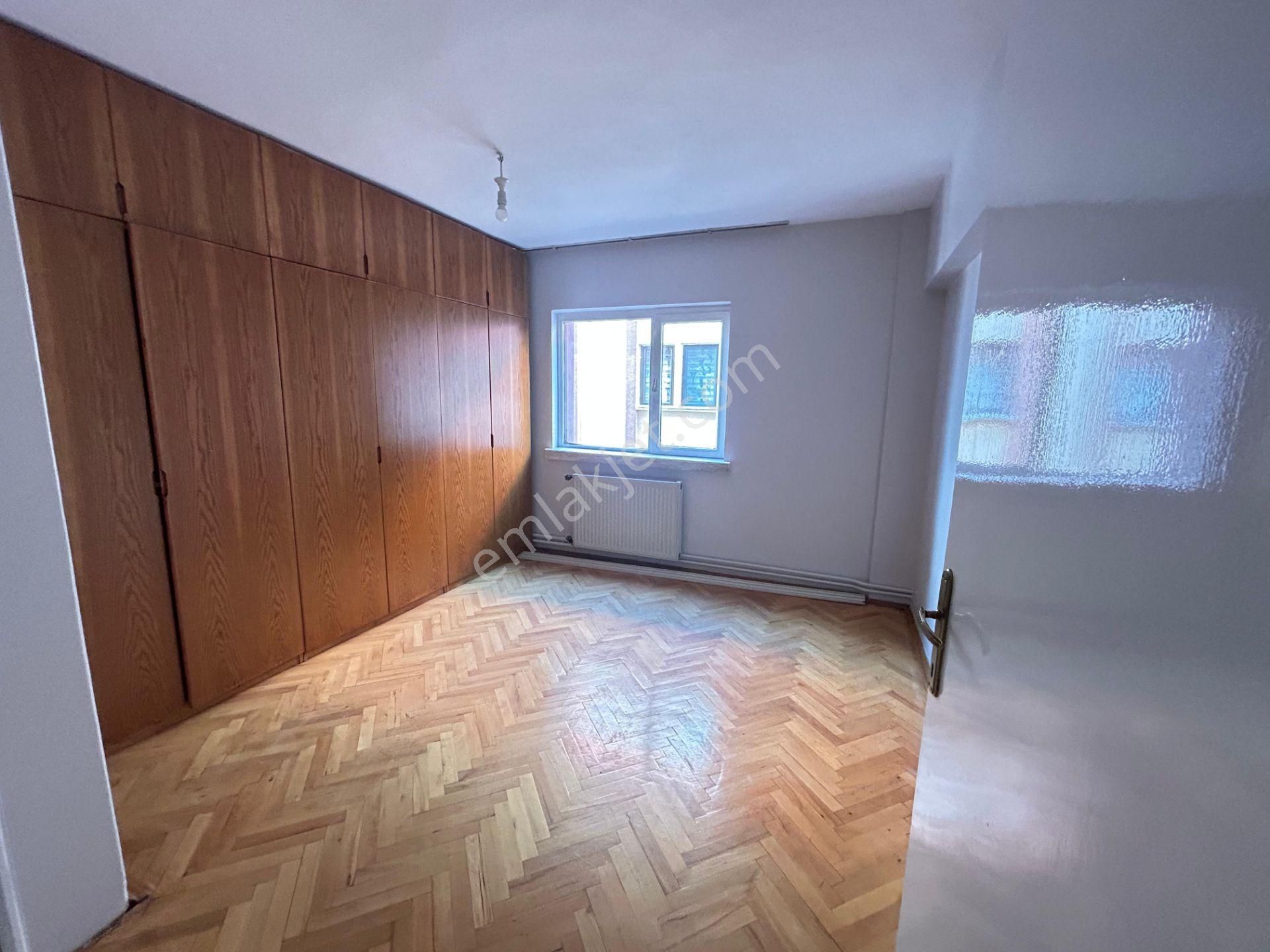 Taner'den Sokullu Cad'de 2+1 Orta Katta Manzaralı Salon Bağımsız - Görsel 33