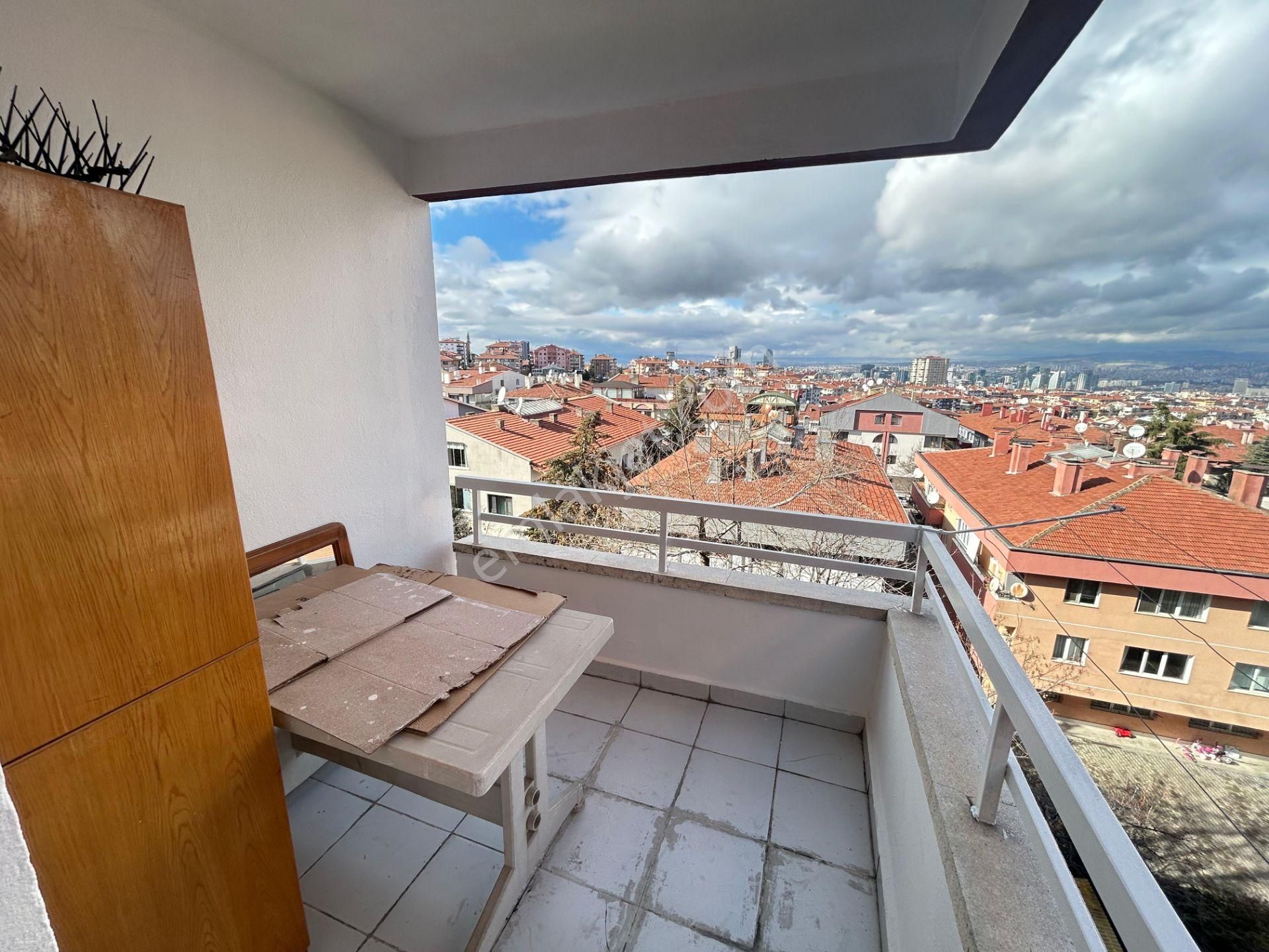 Taner'den Sokullu Cad'de 2+1 Orta Katta Manzaralı Salon Bağımsız - Görsel 9