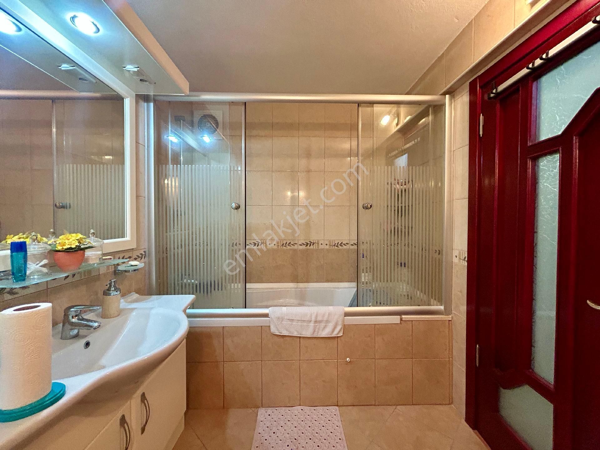 Kuşadası Bayraklıdede Mahallesi'nde 3+1 Satılık Daire Deniz Manzaralı - Görsel 5