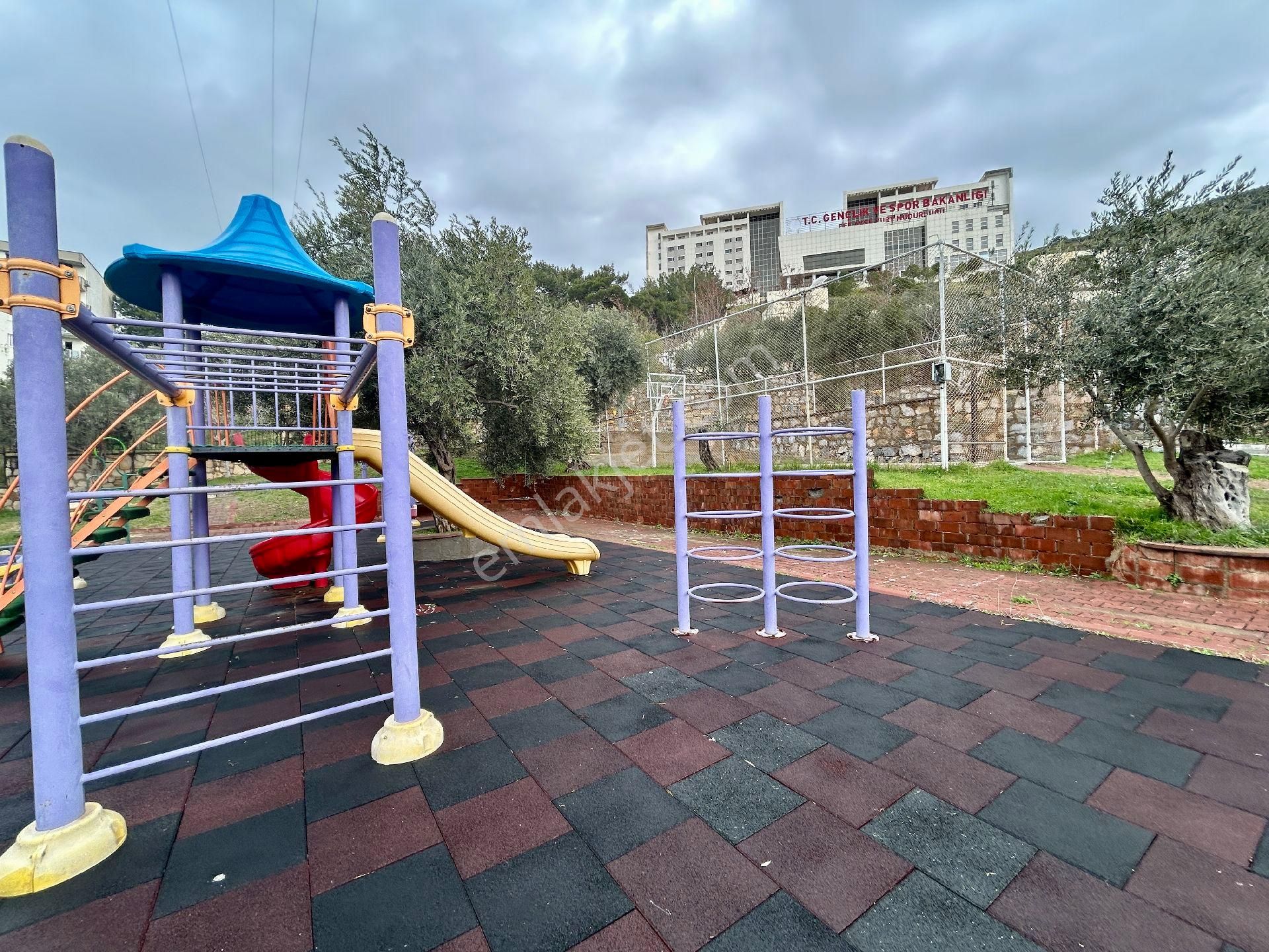 Kuşadası Bayraklıdede Mahallesi'nde 3+1 Satılık Daire Deniz Manzaralı - Görsel 34