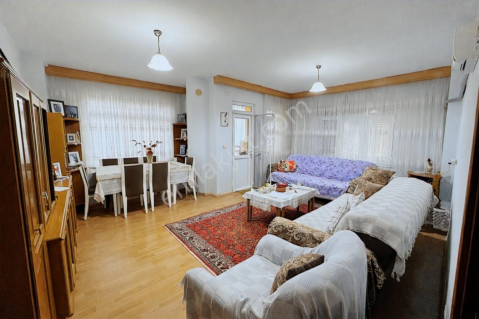 Merkezde Güney Cepheli Geniş 2+1 Ayrı Mutfaklı Daire - Görsel 3