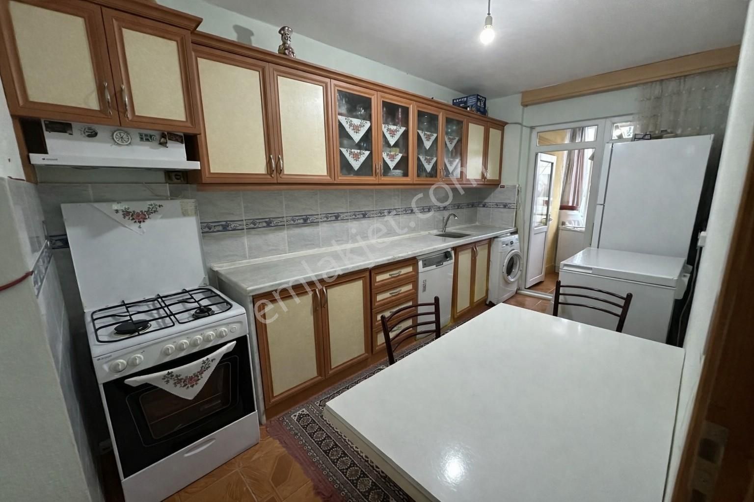 Merkezde Güney Cepheli Geniş 2+1 Ayrı Mutfaklı Daire - Görsel 14