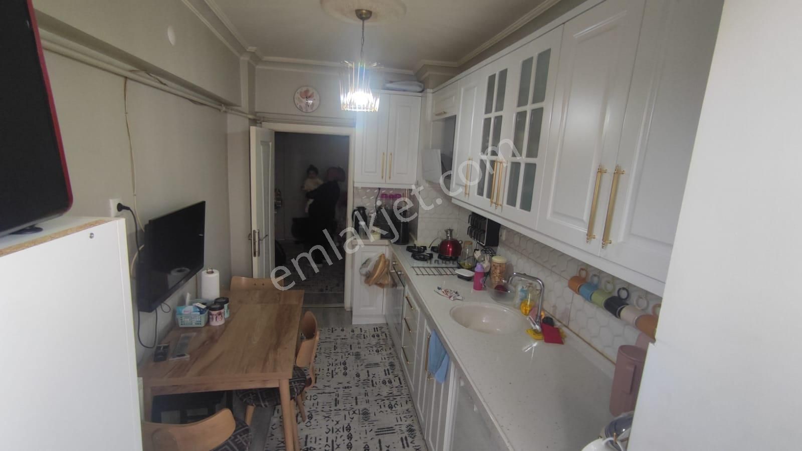 Sincan Tandoğan Mahallesinde 3+1 Satılık Ara Kat Daire