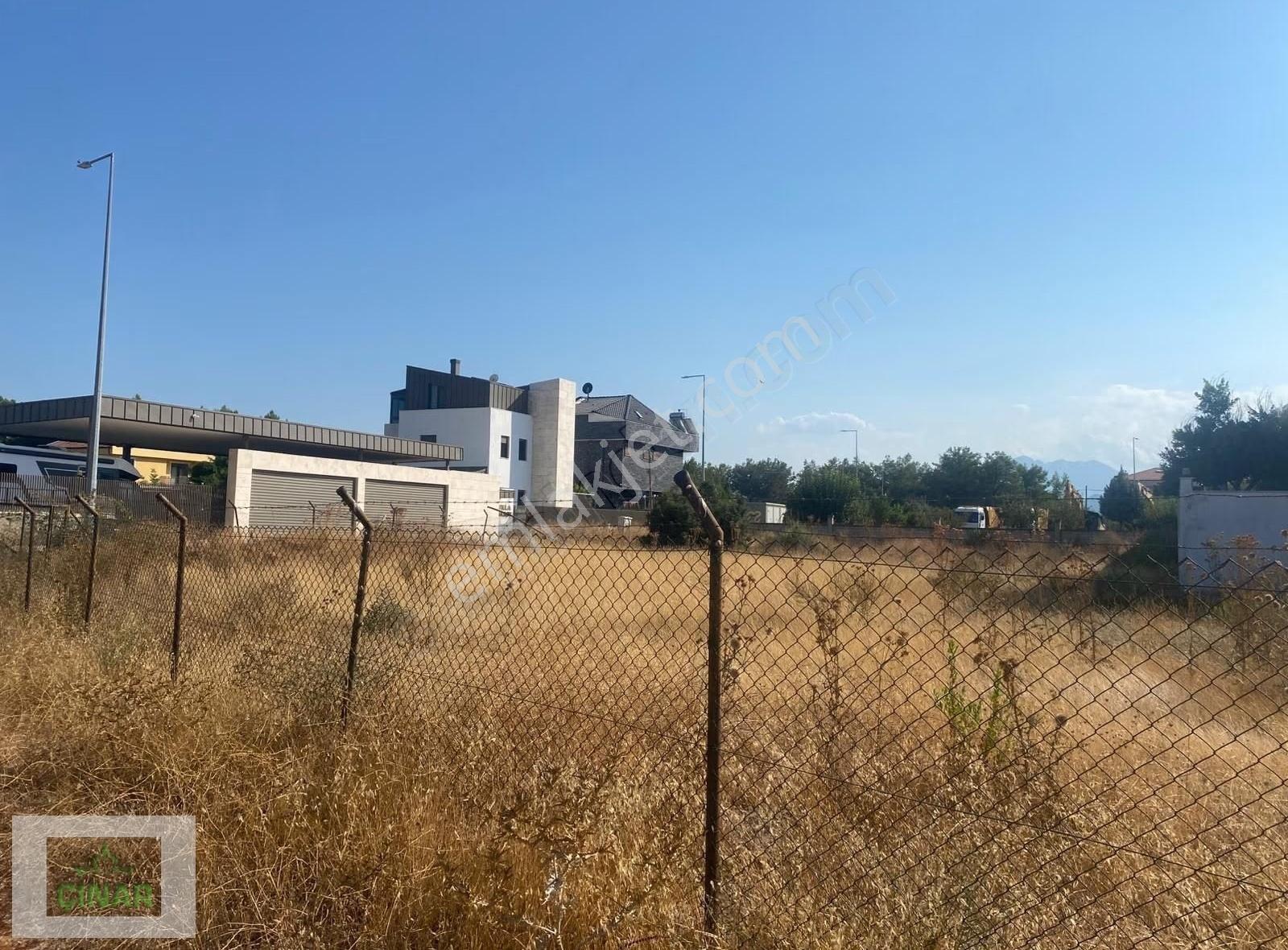 Düzlercami Mahallesi'de Satılık 535 M2 Villa Parseli Çınar Emlak - Görsel 2