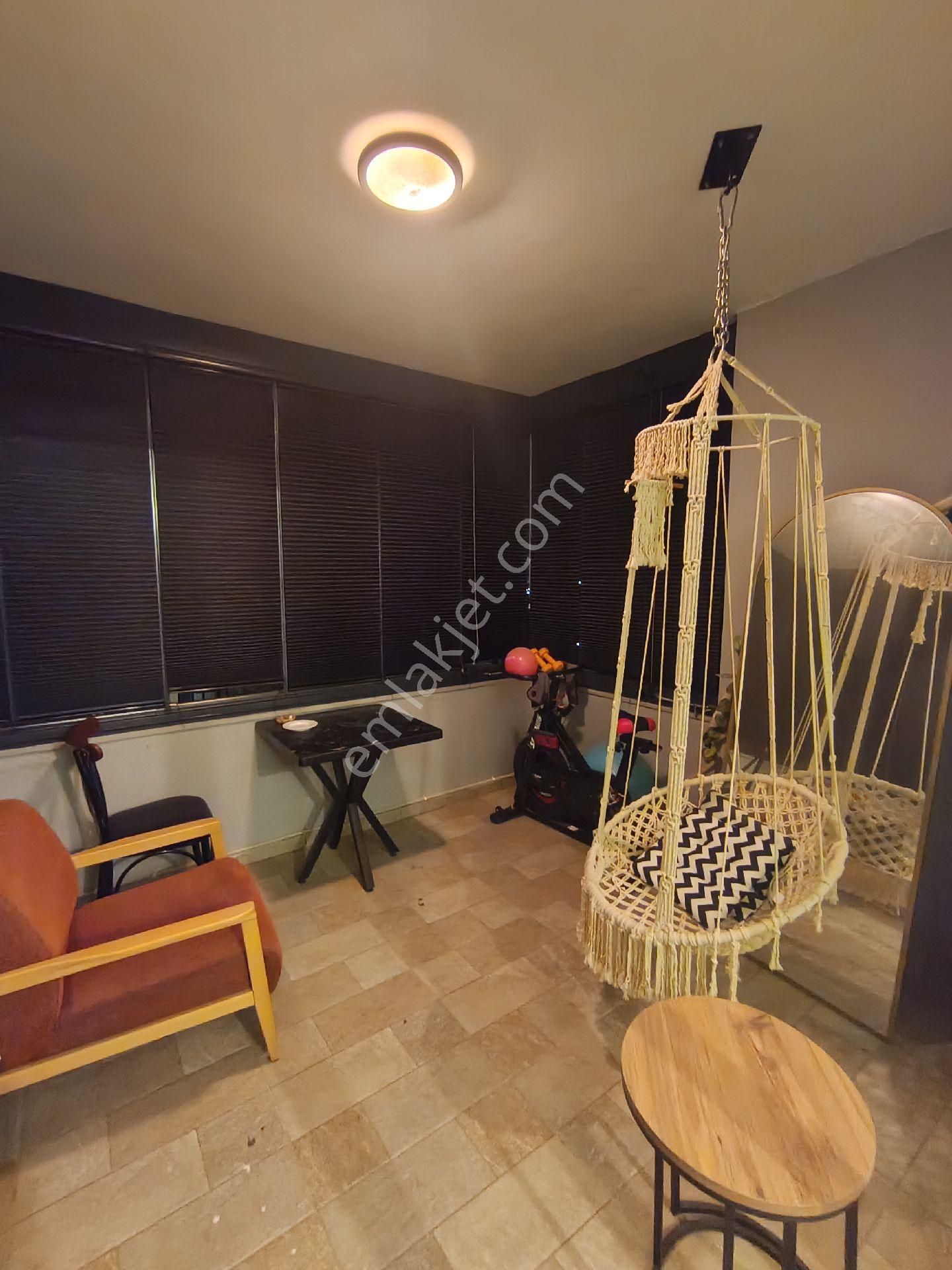 Çarkıpare De Bavulunu Al Gel Kir - Görsel 20