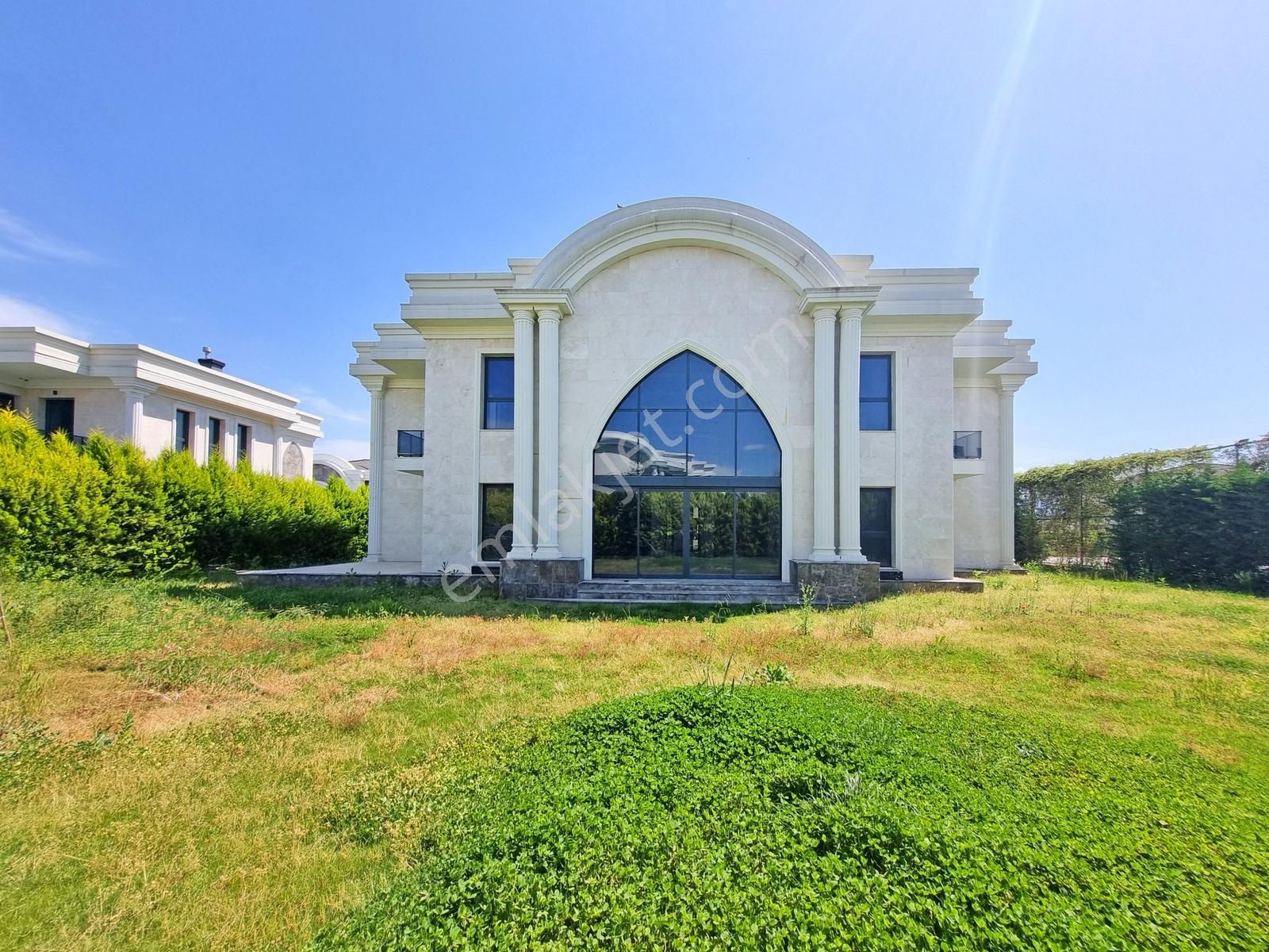 Gökhan Üçgün'den Château D'or Sitesi'nde Sıradışı 1024 M² Konak - Görsel 24