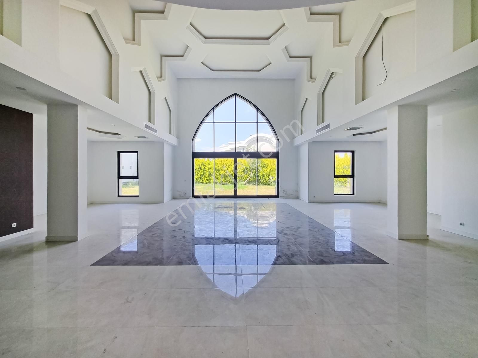 Gökhan Üçgün'den Château D'or Sitesi'nde Sıradışı 1024 M² Konak - Görsel 7
