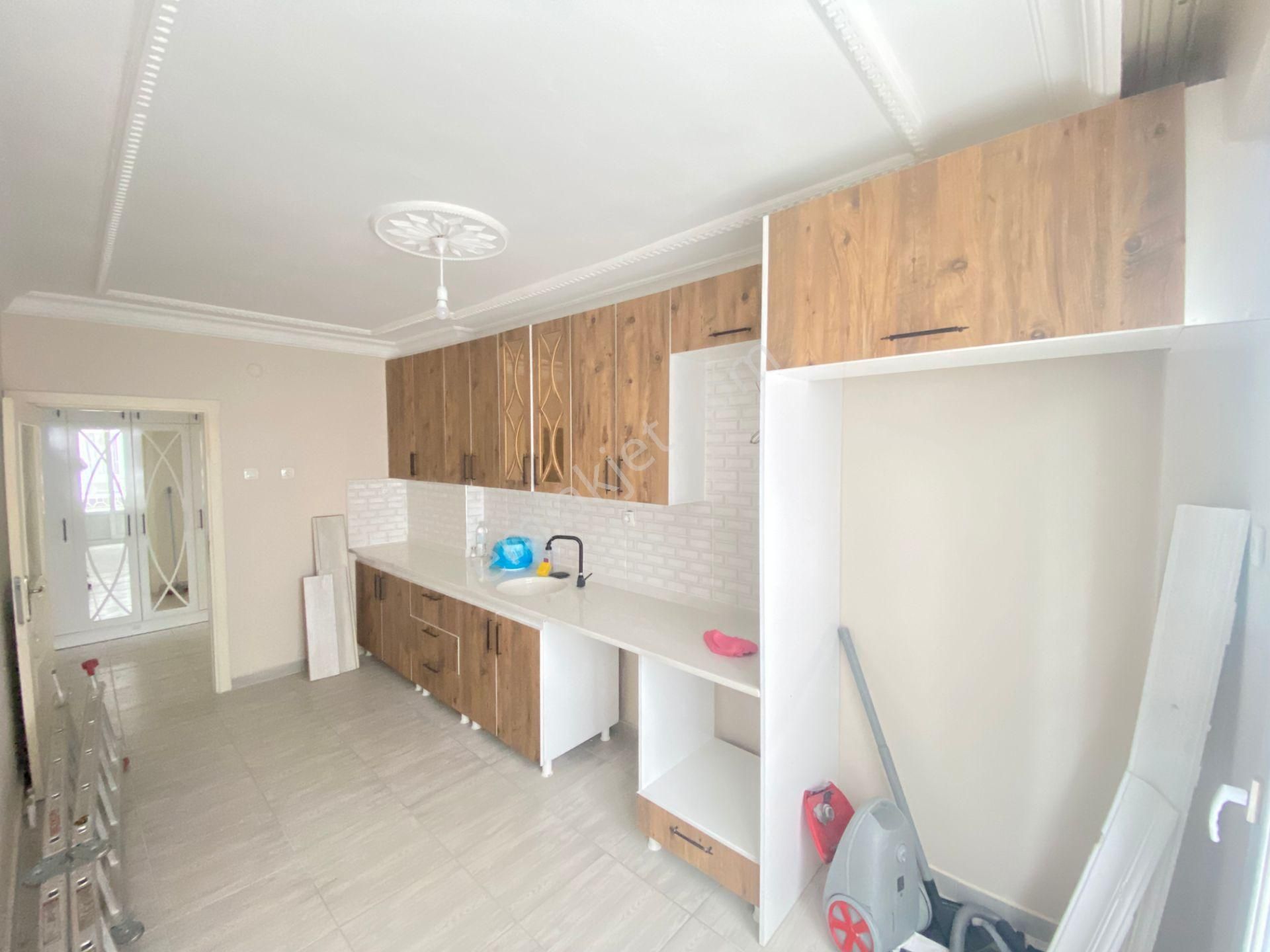 Prestij'den Cumhuriyet'te Asansörlü Full+full Yapılı 3+1 Daire - Görsel 4