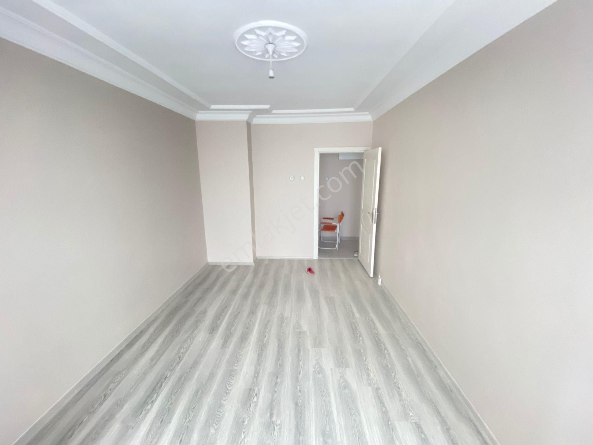 Prestij'den Cumhuriyet'te Asansörlü Full+full Yapılı 3+1 Daire - Görsel 8