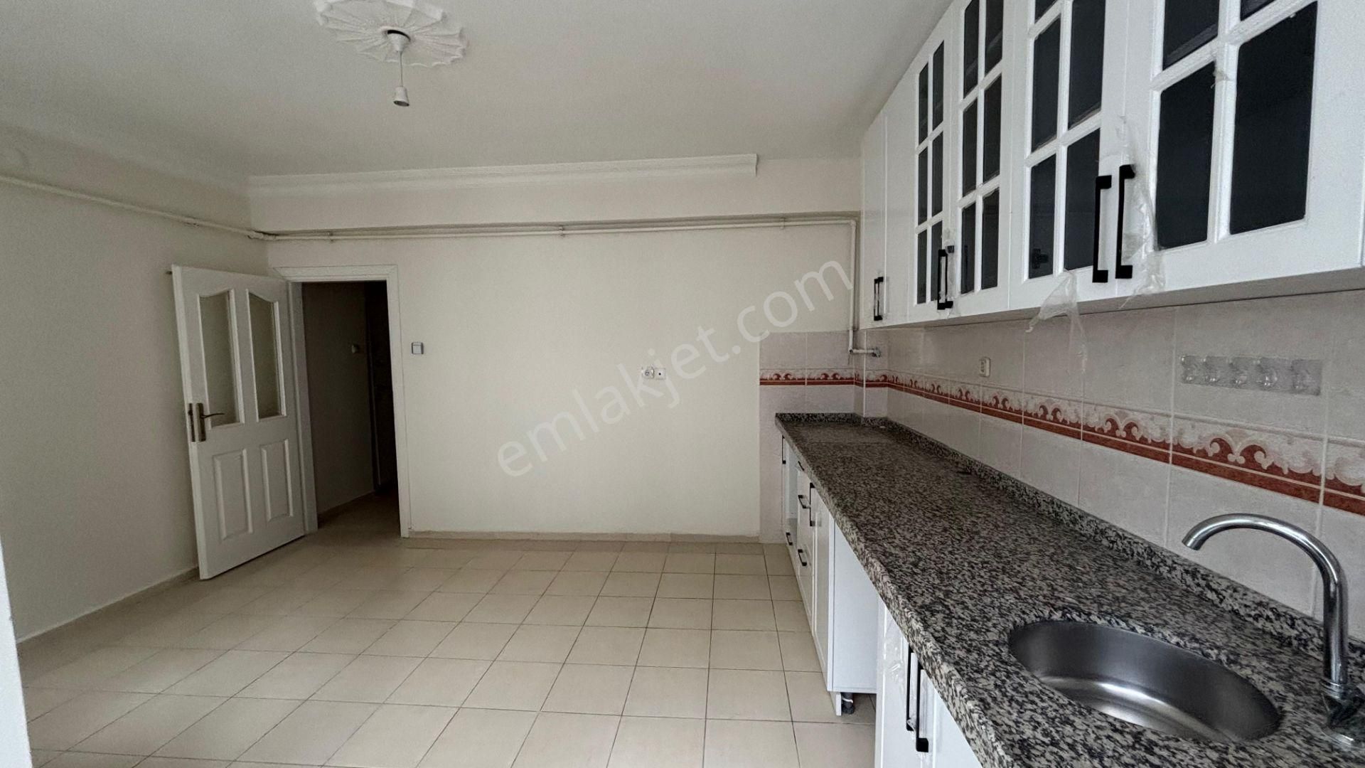 !!recep Ümit Emlak'tan Büyükdere Mahallesinde Atatürk Bulvarı Yakınında Extra Geniş 4+1 Daire!! - Görsel 3