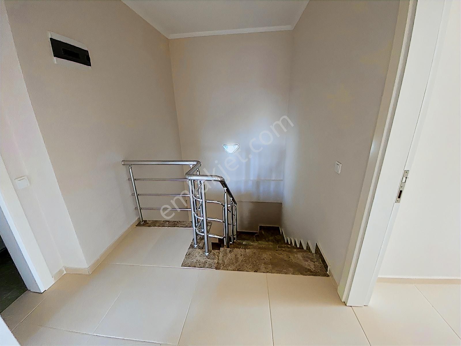 Alanya Tosmur'da Site İçi Eşyalı Satılık 4+1 Dubleks Daire - Görsel 11