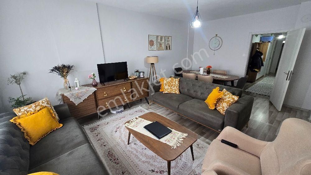 Ortatepe Cd Saimekadın Mh 3+1 .kat Ön Cephe Yapılı Satılık Daire Yıldız Emlak'tan - Görsel 2