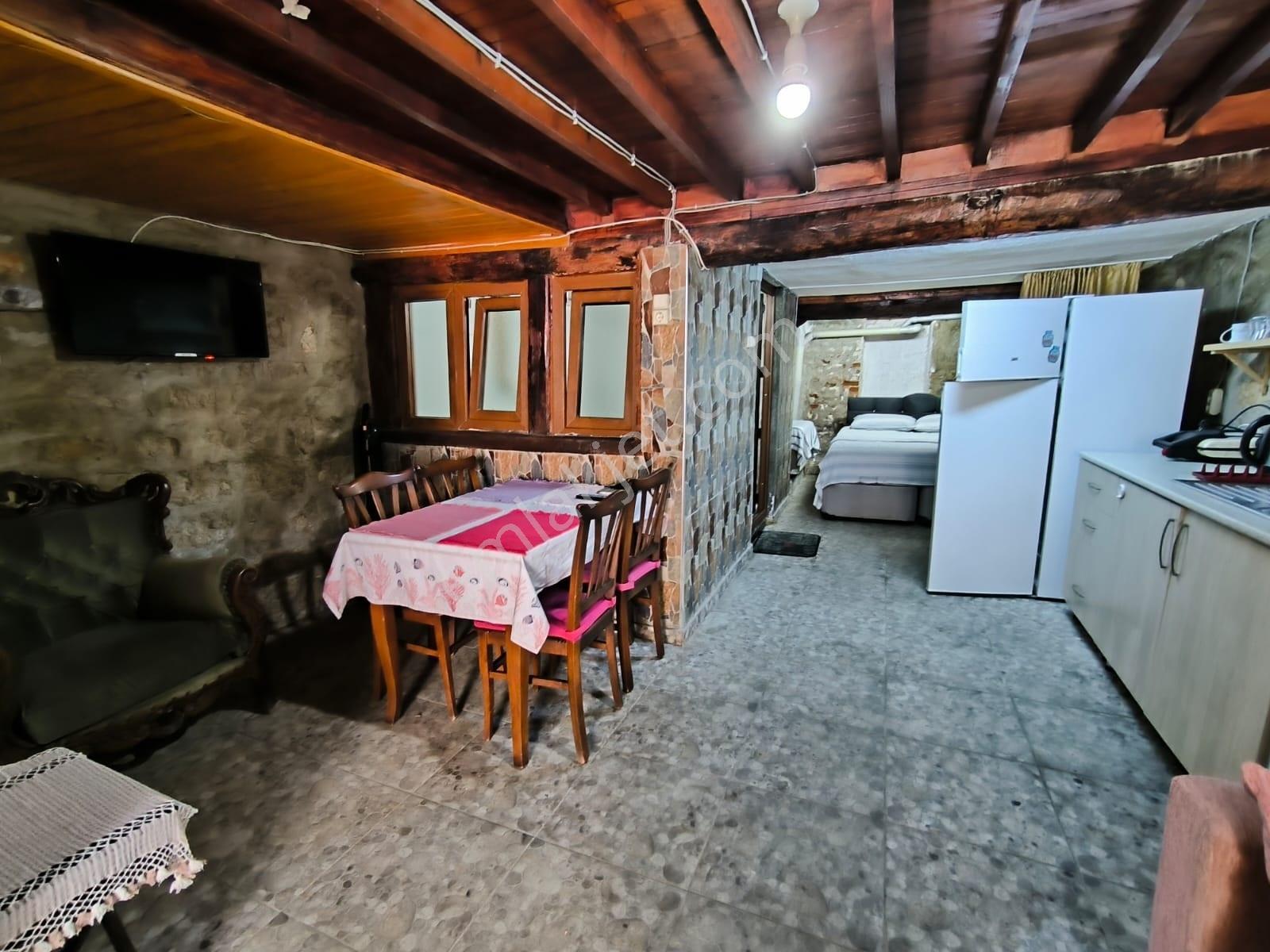 Ayvalık Merkezde Satılık Müstakil Rum Evi - Görsel 12