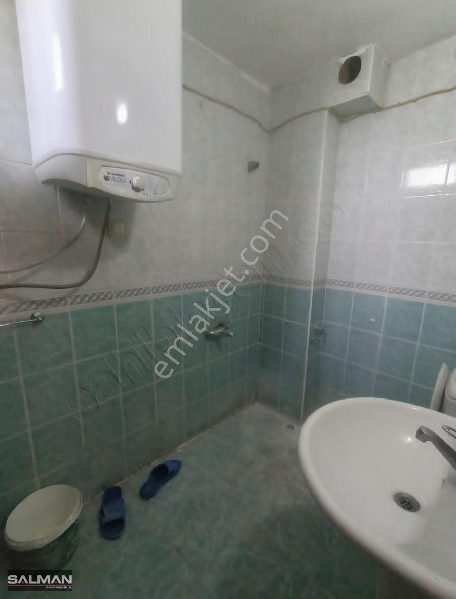 Salman'dan Bayraklı Alpaslan Mh.'de Kiralık 3+1 Daire - Görsel 3