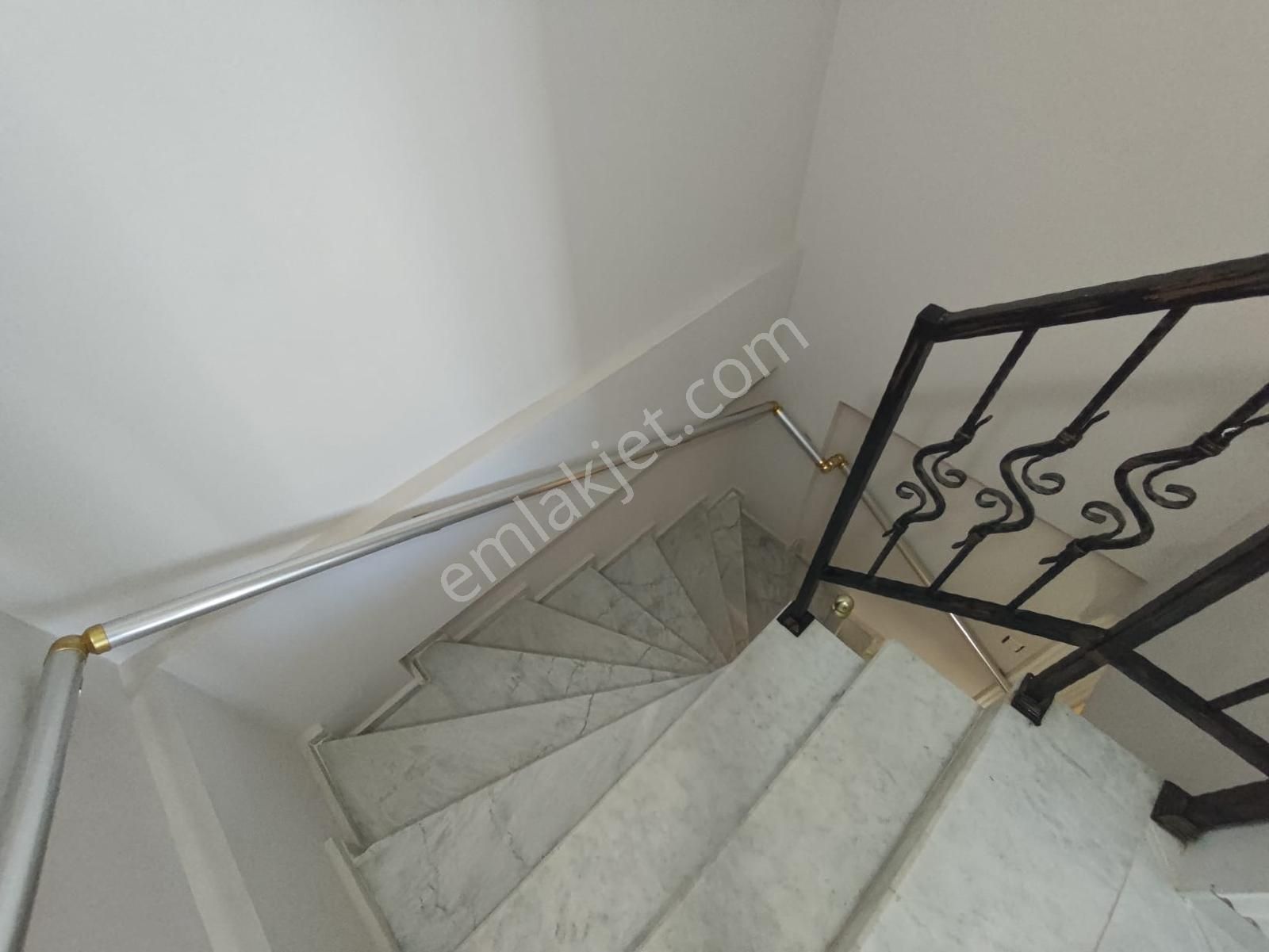 Didim Çamlıkta Denize 800m Mesafede 2+1 Açık Mutfaklı Teraslı Kat Dubleximiz Satışdadır - Görsel 9