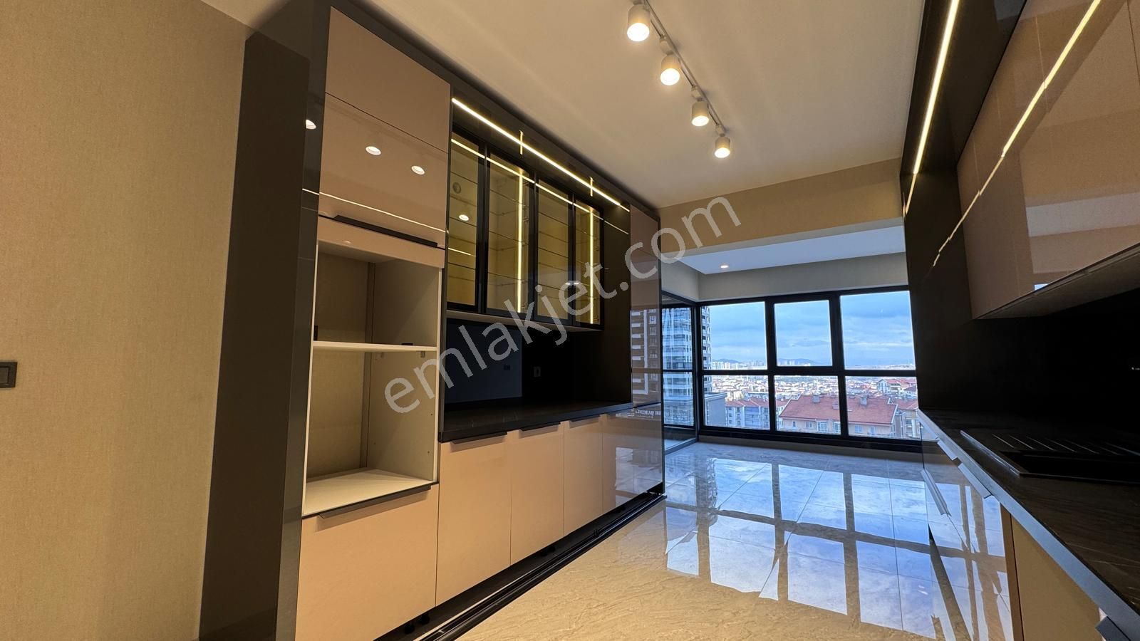 Pursaklar Mehmet Zengin Emlak'tan Kapalı Otoparkı Ultra Lüks Sitede 2.kat 4+1 Daire - Görsel 5