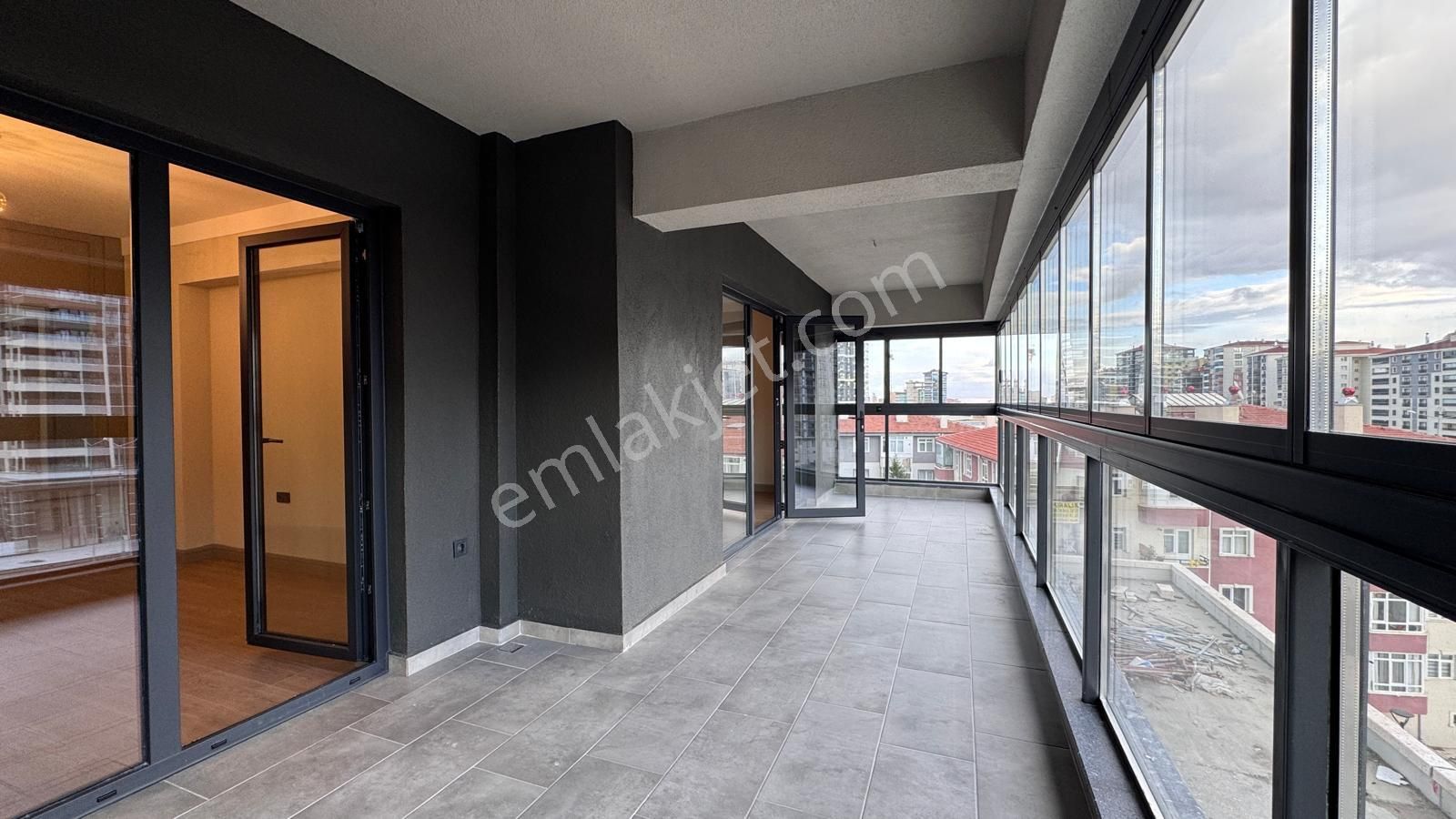 Pursaklar Mehmet Zengin Emlak'tan Kapalı Otoparkı Ultra Lüks Sitede 2.kat 4+1 Daire - Görsel 36