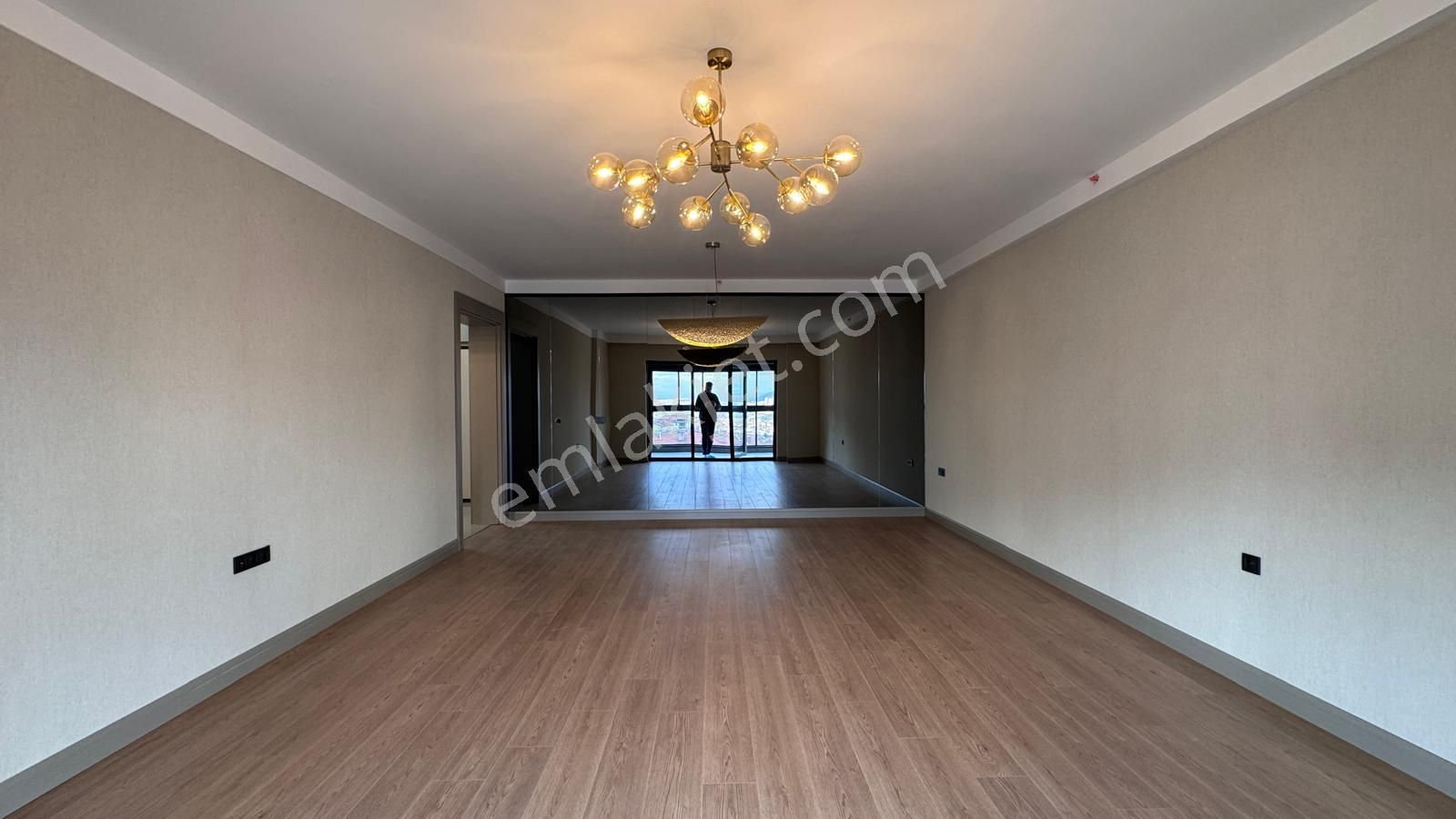 Pursaklar Mehmet Zengin Emlak'tan Kapalı Otoparkı Ultra Lüks Sitede 2.kat 4+1 Daire - Görsel 16