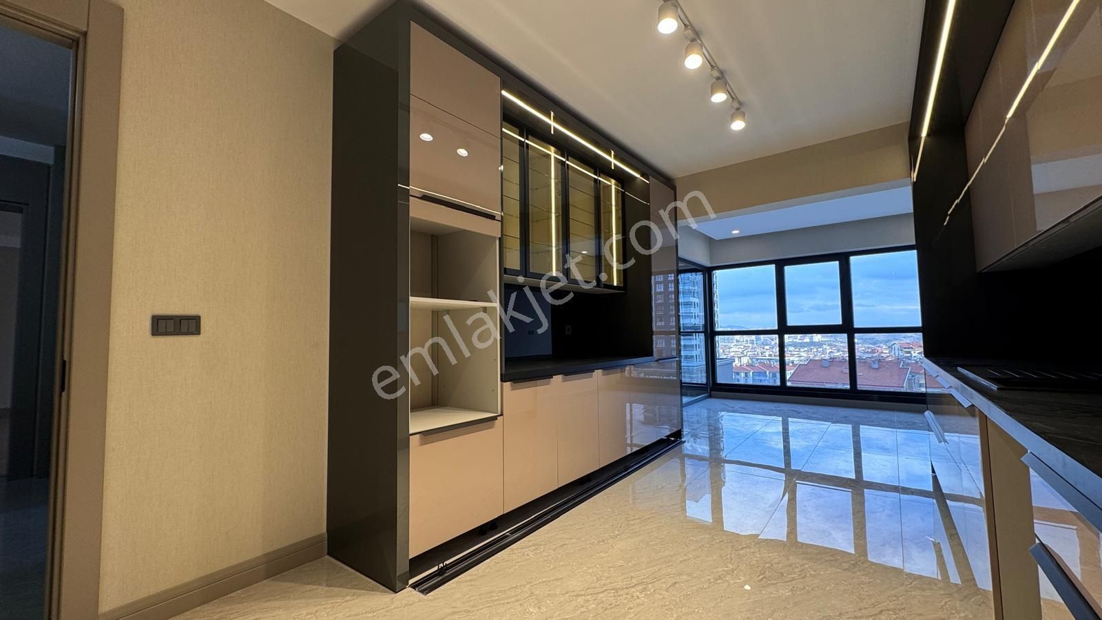 Pursaklar Mehmet Zengin Emlak'tan Kapalı Otoparkı Ultra Lüks Sitede 2.kat 4+1 Daire - Görsel 3