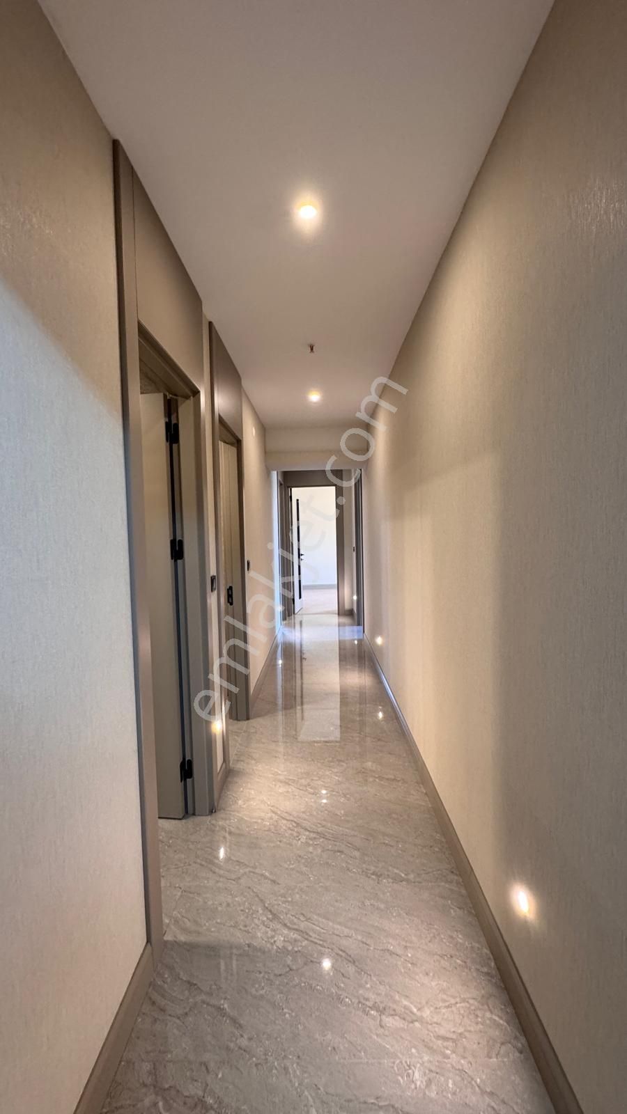 Pursaklar Mehmet Zengin Emlak'tan Kapalı Otoparkı Ultra Lüks Sitede 2.kat 4+1 Daire - Görsel 24