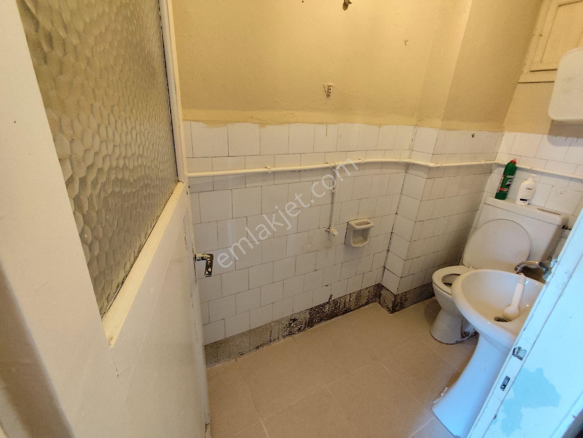 Kocamustafapaşa Abdullah Dede Sok Kat 3 Çift Cephe 1+1 Satılık Daire - Görsel 14