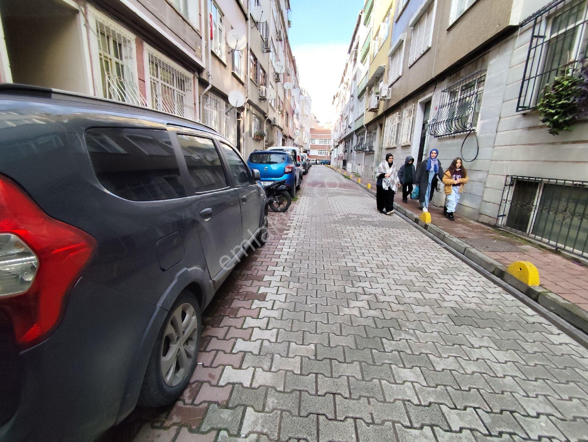 Kocamustafapaşa Abdullah Dede Sok Kat 3 Çift Cephe 1+1 Satılık Daire - Görsel 24