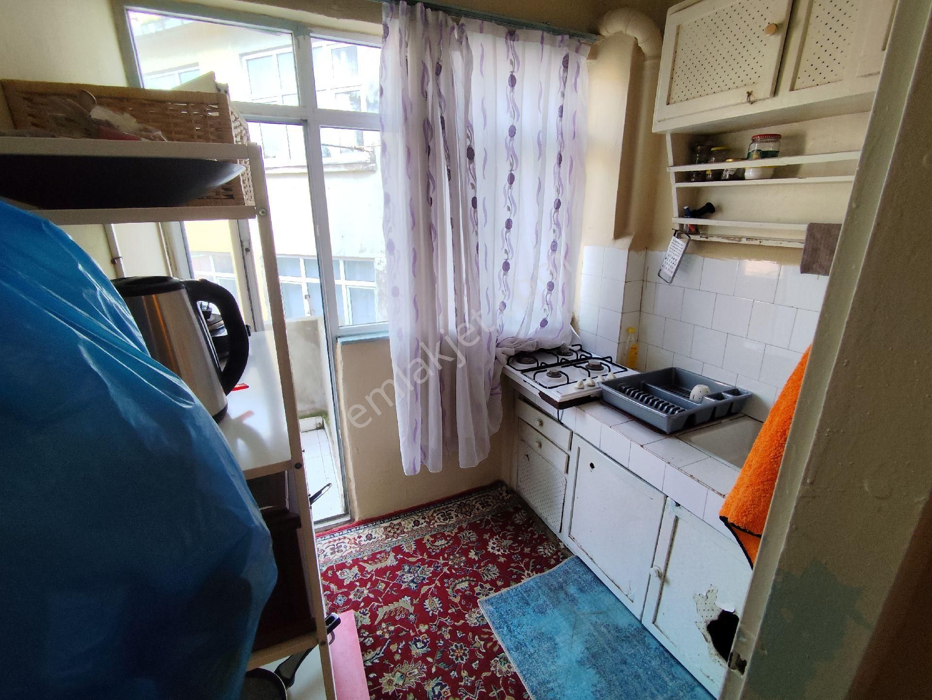 Kocamustafapaşa Abdullah Dede Sok Kat 3 Çift Cephe 1+1 Satılık Daire - Görsel 15