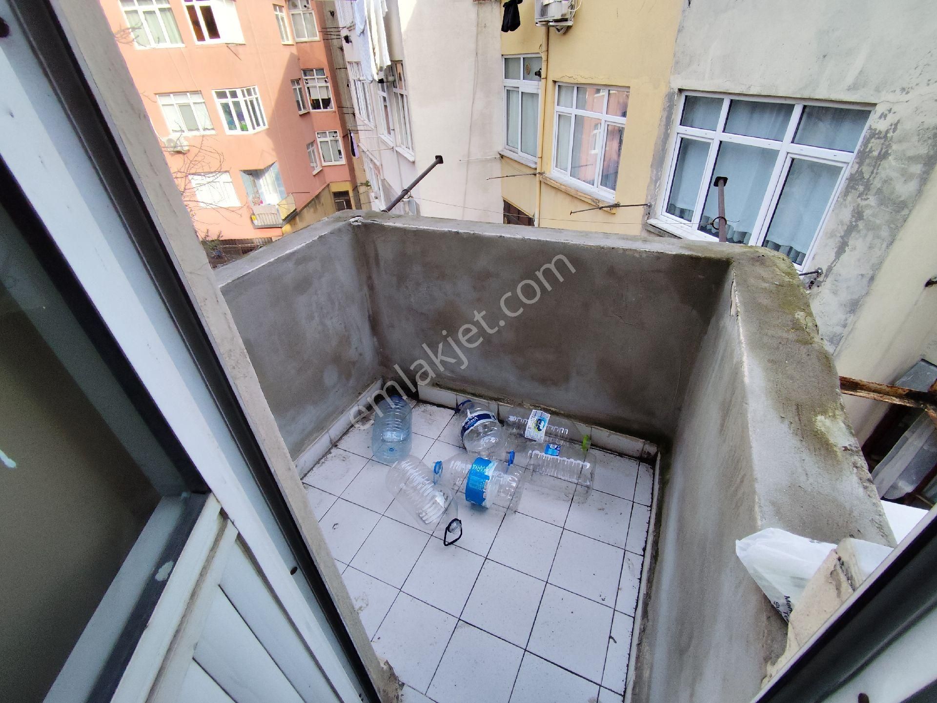 Kocamustafapaşa Abdullah Dede Sok Kat 3 Çift Cephe 1+1 Satılık Daire - Görsel 17