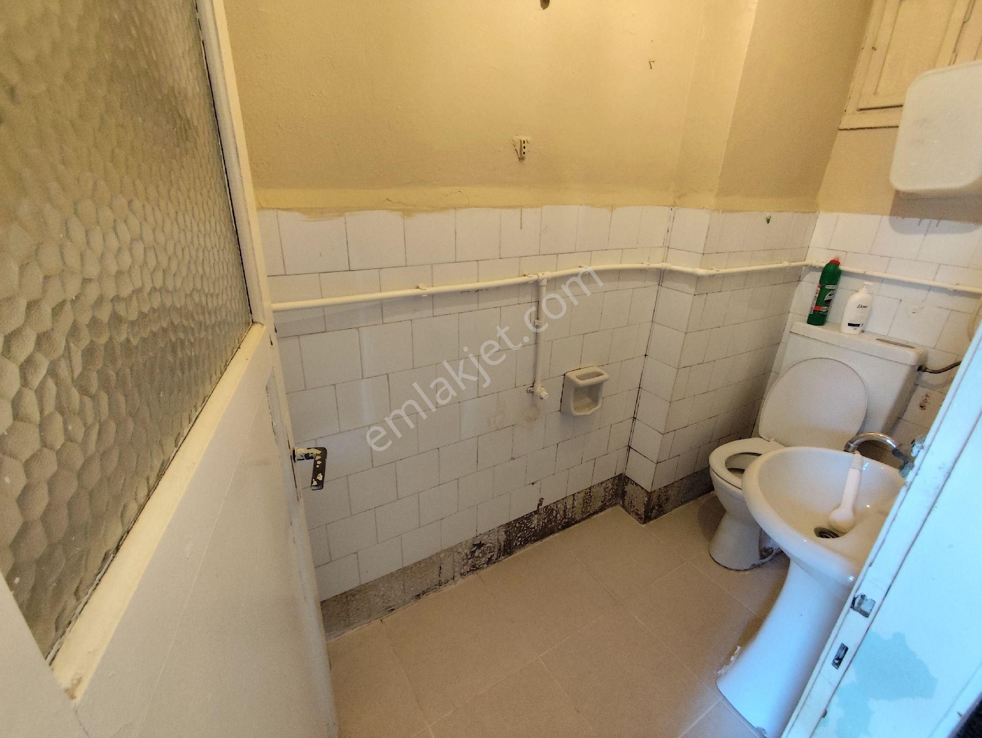 Kocamustafapaşa Abdullah Dede Sok Kat 3 Çift Cephe 1+1 Satılık Daire - Görsel 13