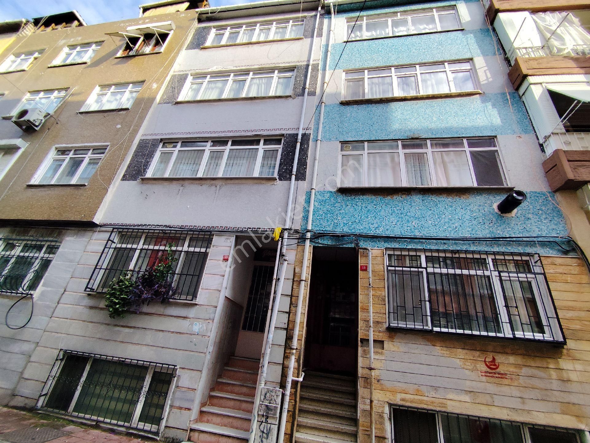 Kocamustafapaşa Abdullah Dede Sok Kat 3 Çift Cephe 1+1 Satılık Daire - Görsel 22