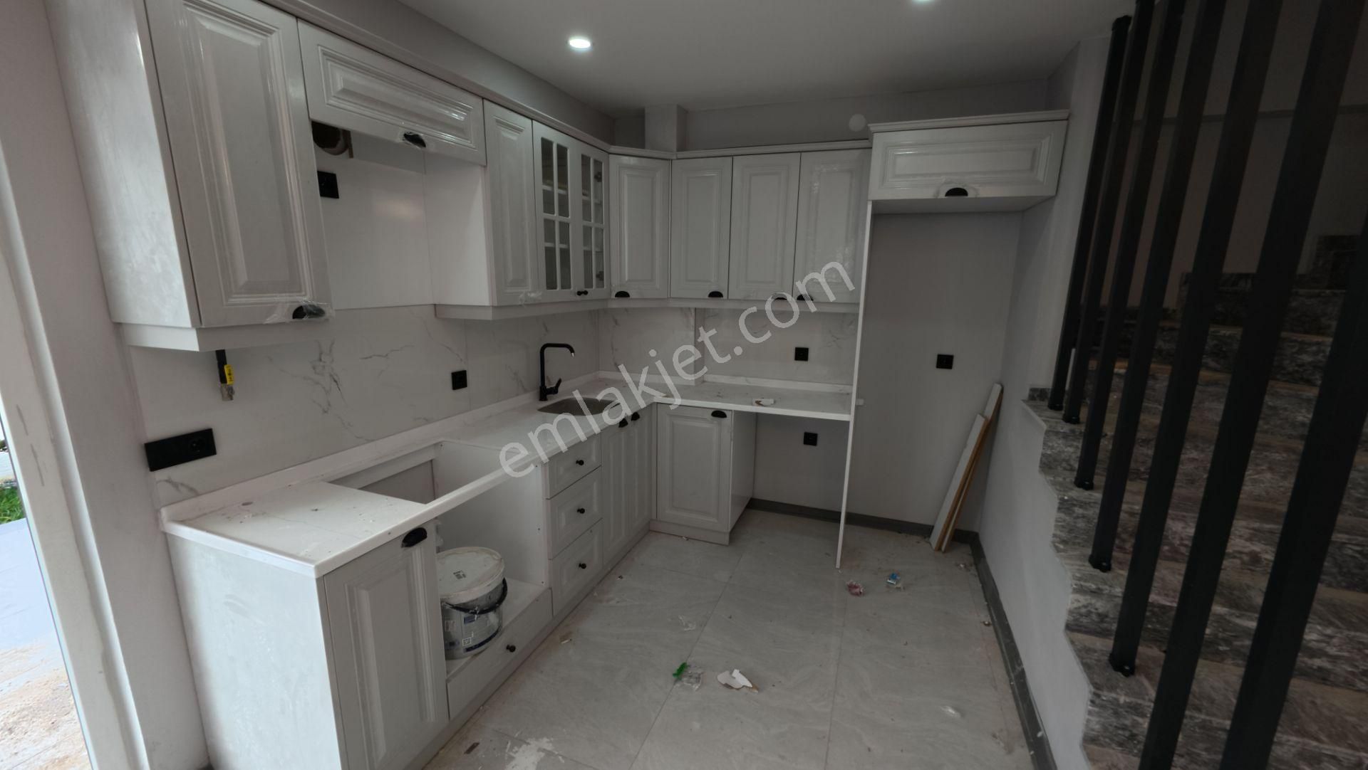 Kocaali’de Satılık 3+1 Denize Komşu, Manzaralı Fırsat Villa - Görsel 14