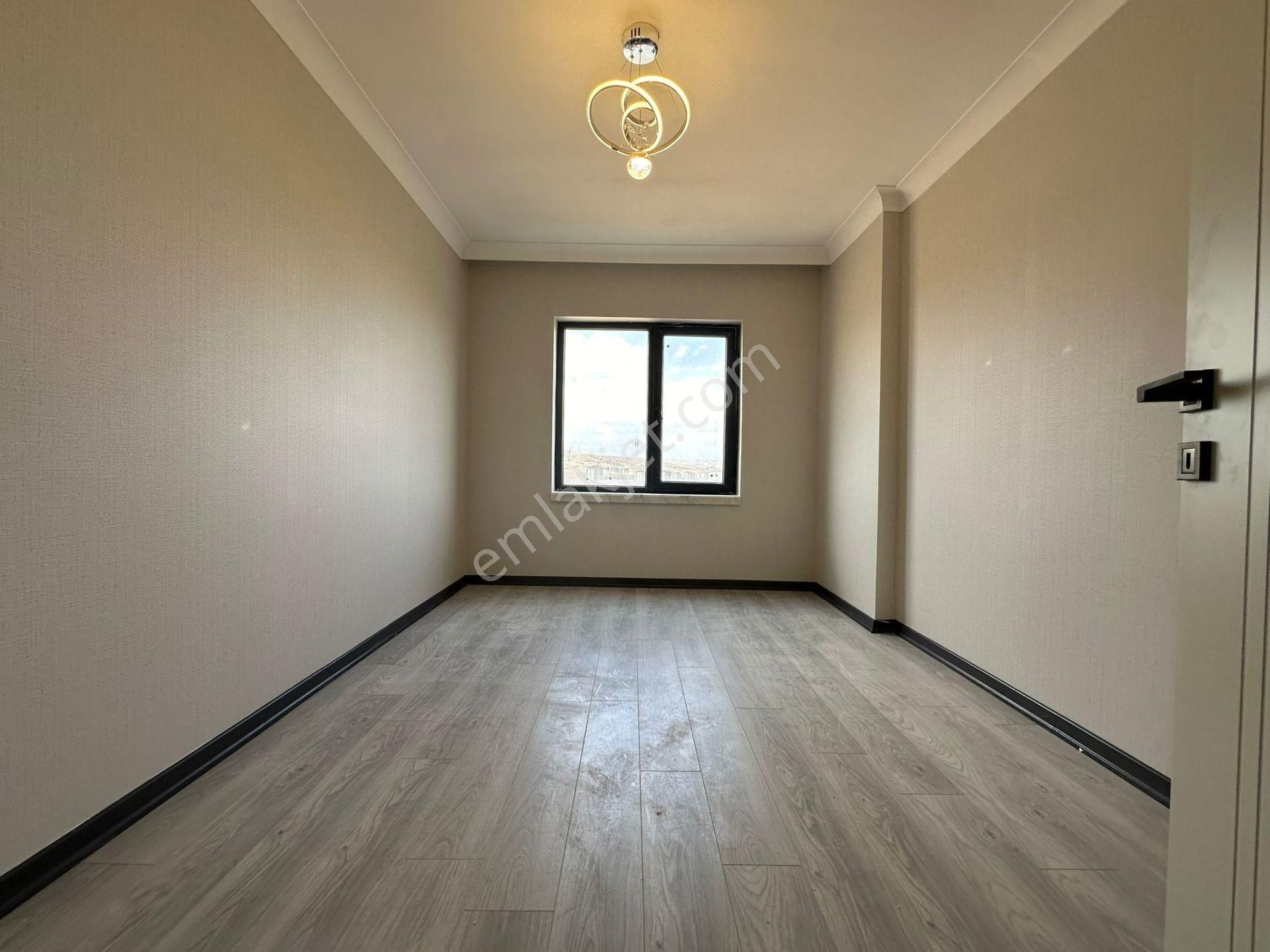 Pursaklar Mehmet Zengin Emlak'tan Potokol Yolu Yakını Teras Balkonlu 5.kat 4+1 Stede Daire - Görsel 12