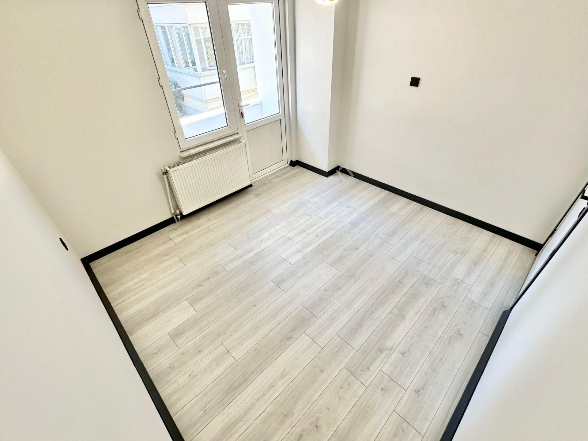 ꧁ay Emlaktan꧁akçay Merkezde Arakat Ayrı Mutfaklı Denize Yakın Lüx Tasarım Satılık 2+1 Geniş Daire - Görsel 23