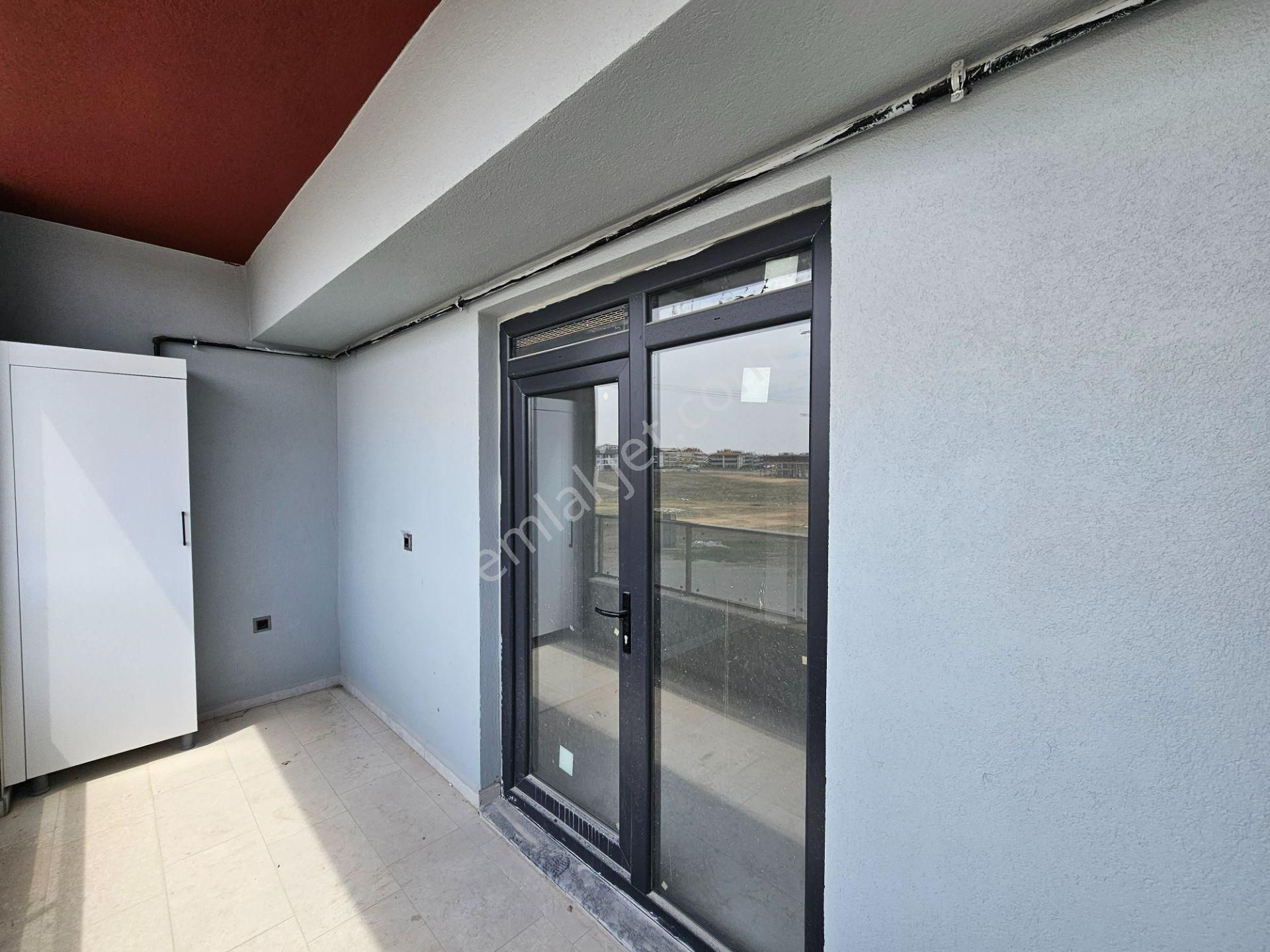 Selahaddin Eyyübi Mahallesinde Mete Konaklarına Oldukça Yakın 2+1 Satılık Lüx Fırsat Daireler - Görsel 3