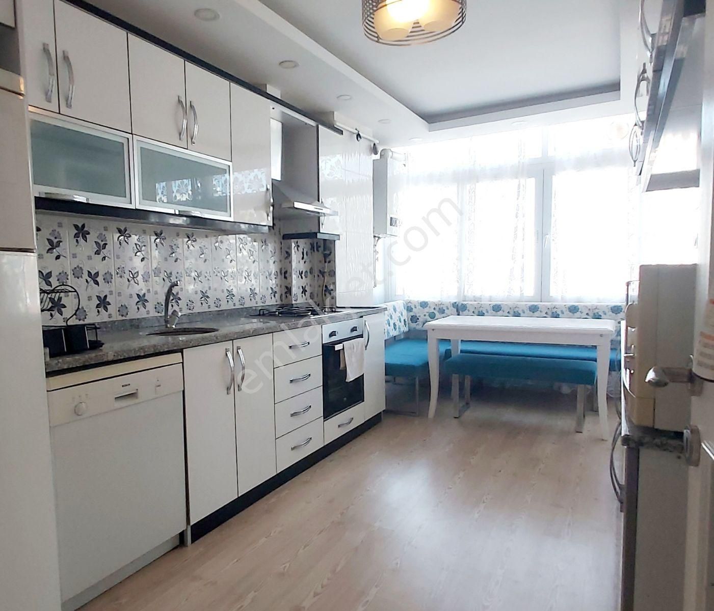 T.özal Hasan Usta Civarı İçi Yapılı 3+1 Satılık İskanlı Daire