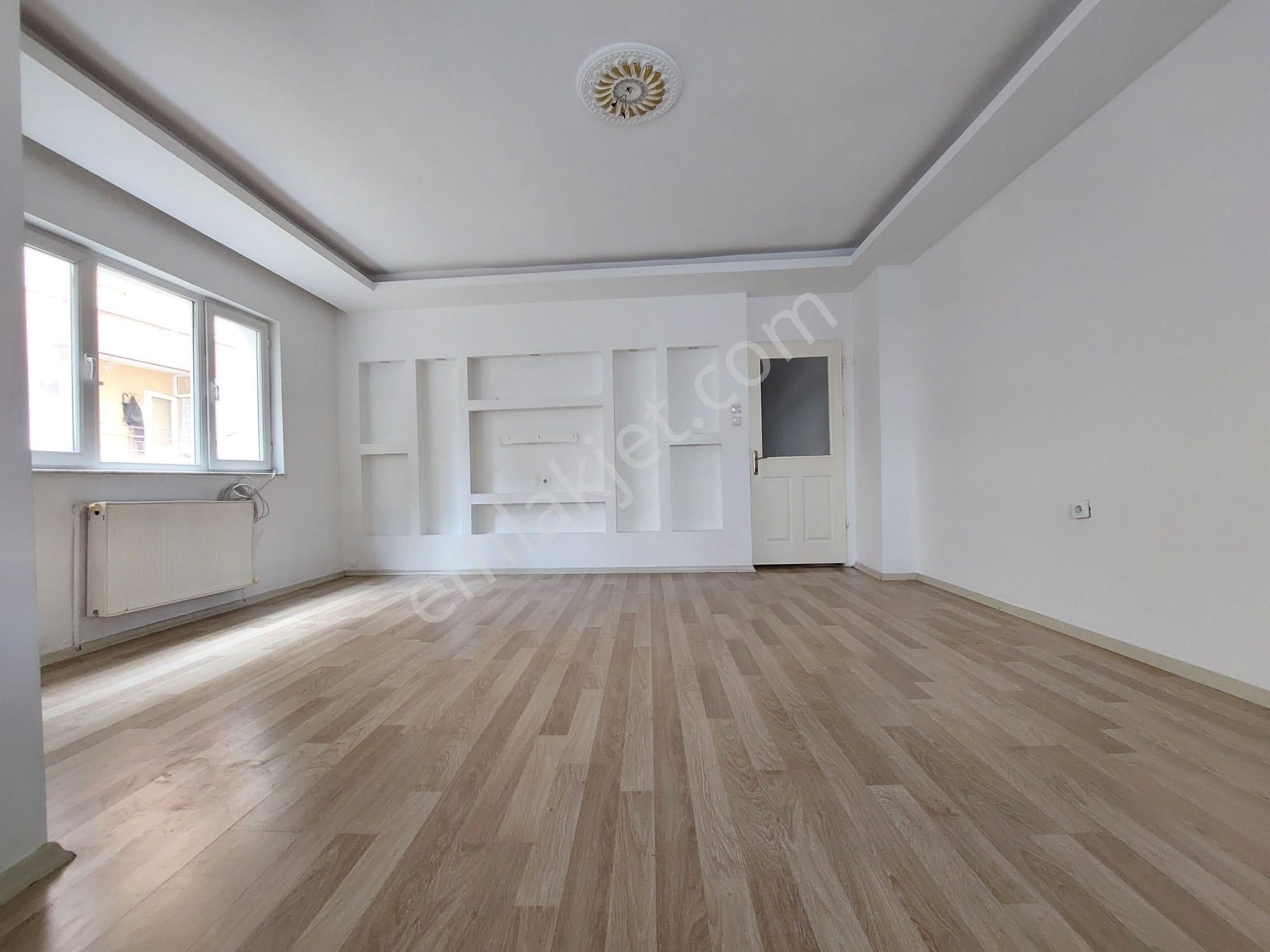 30 Ağustos Mah De Satılık 2+1 Yüksek Giriş Geniş Ön Cephe Daire - Görsel 15