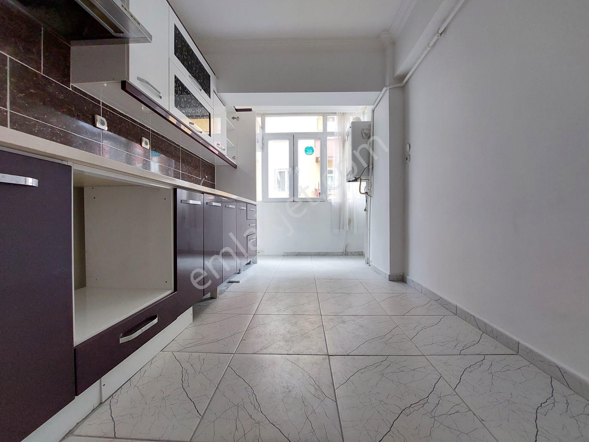 30 Ağustos Mah De Satılık 2+1 Yüksek Giriş Geniş Ön Cephe Daire - Görsel 7